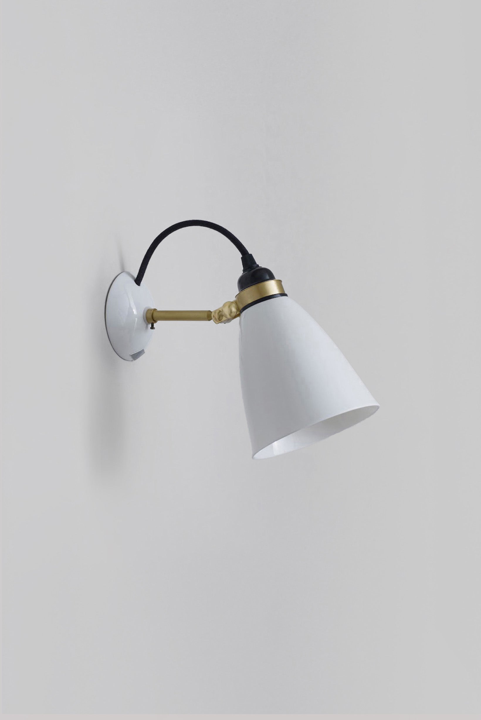 Hector 30 Wall Light