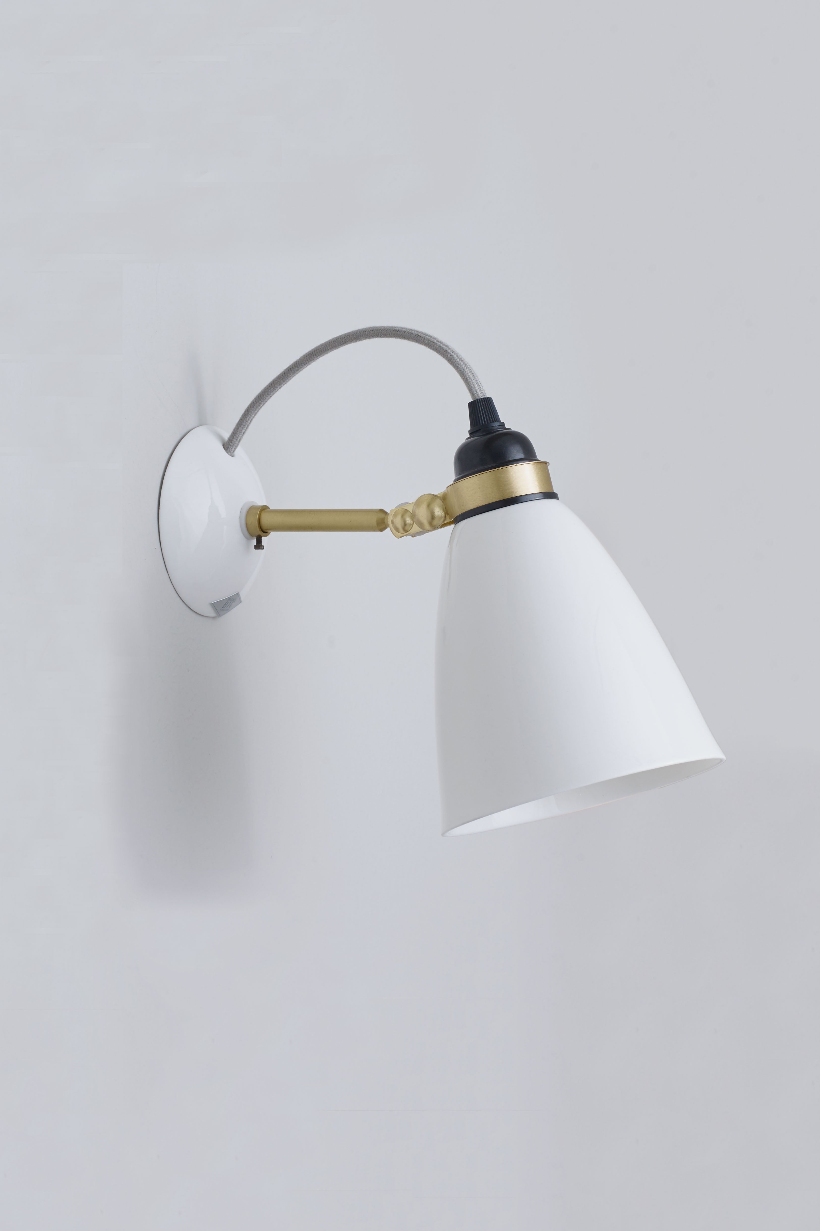 Hector 30 Wall Light