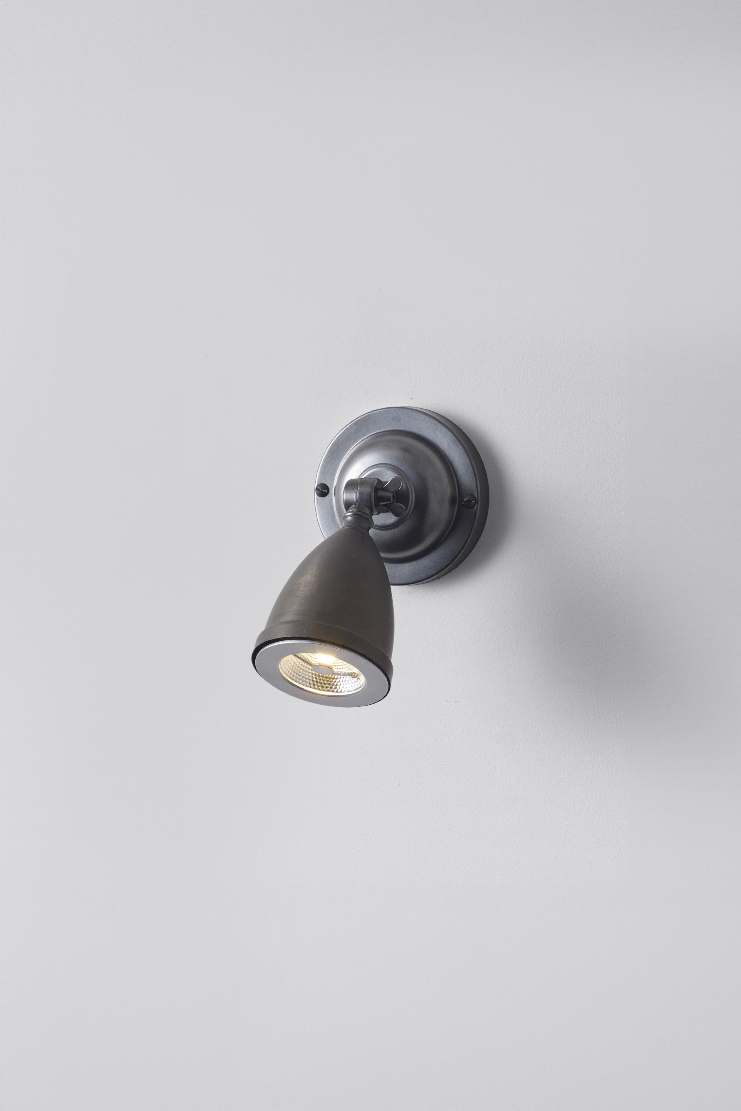 Whitby Deckenstrahler mit Schirm, Interner Treiber