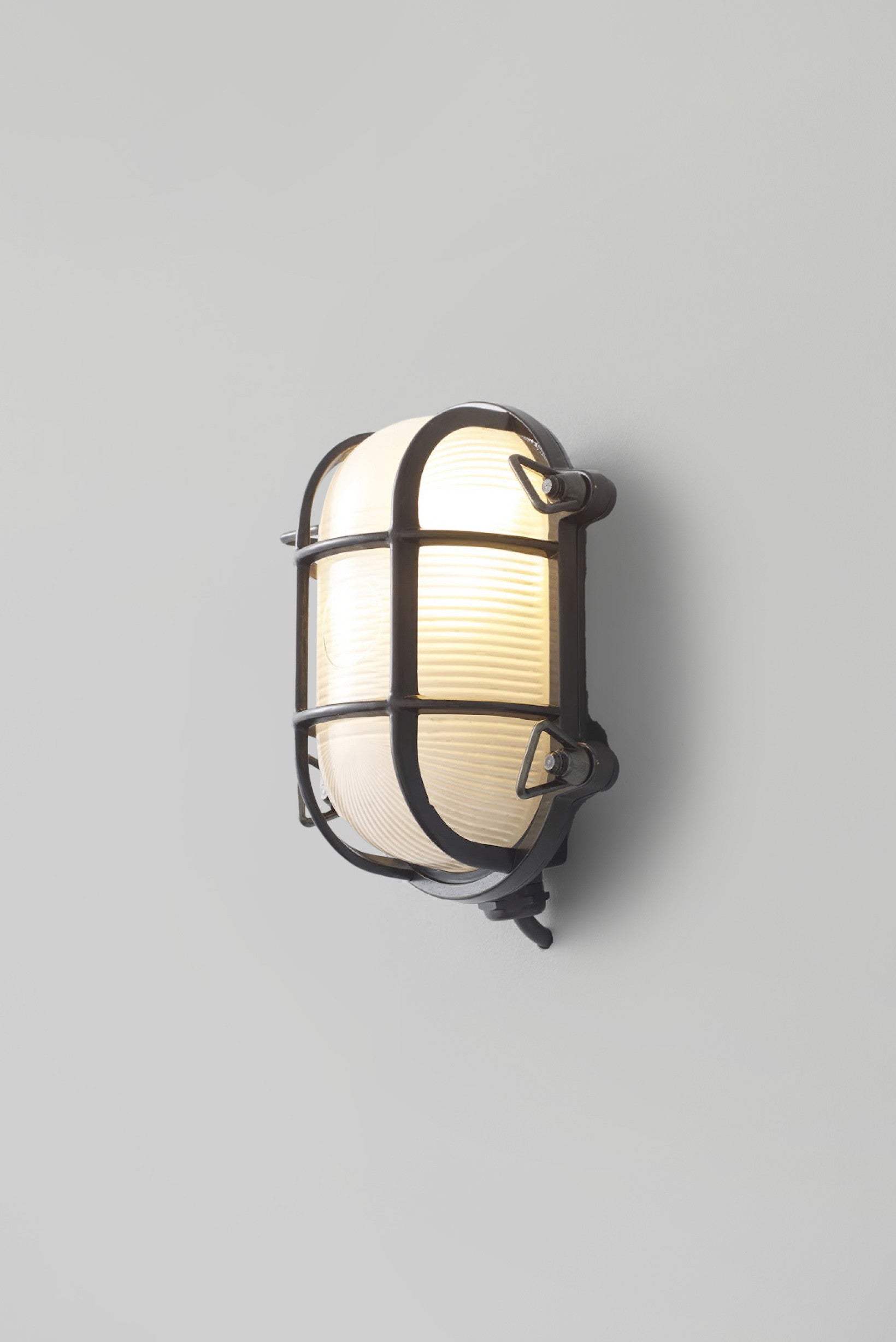 Ovale Brass Bulkhead 7036 Wandleuchte
