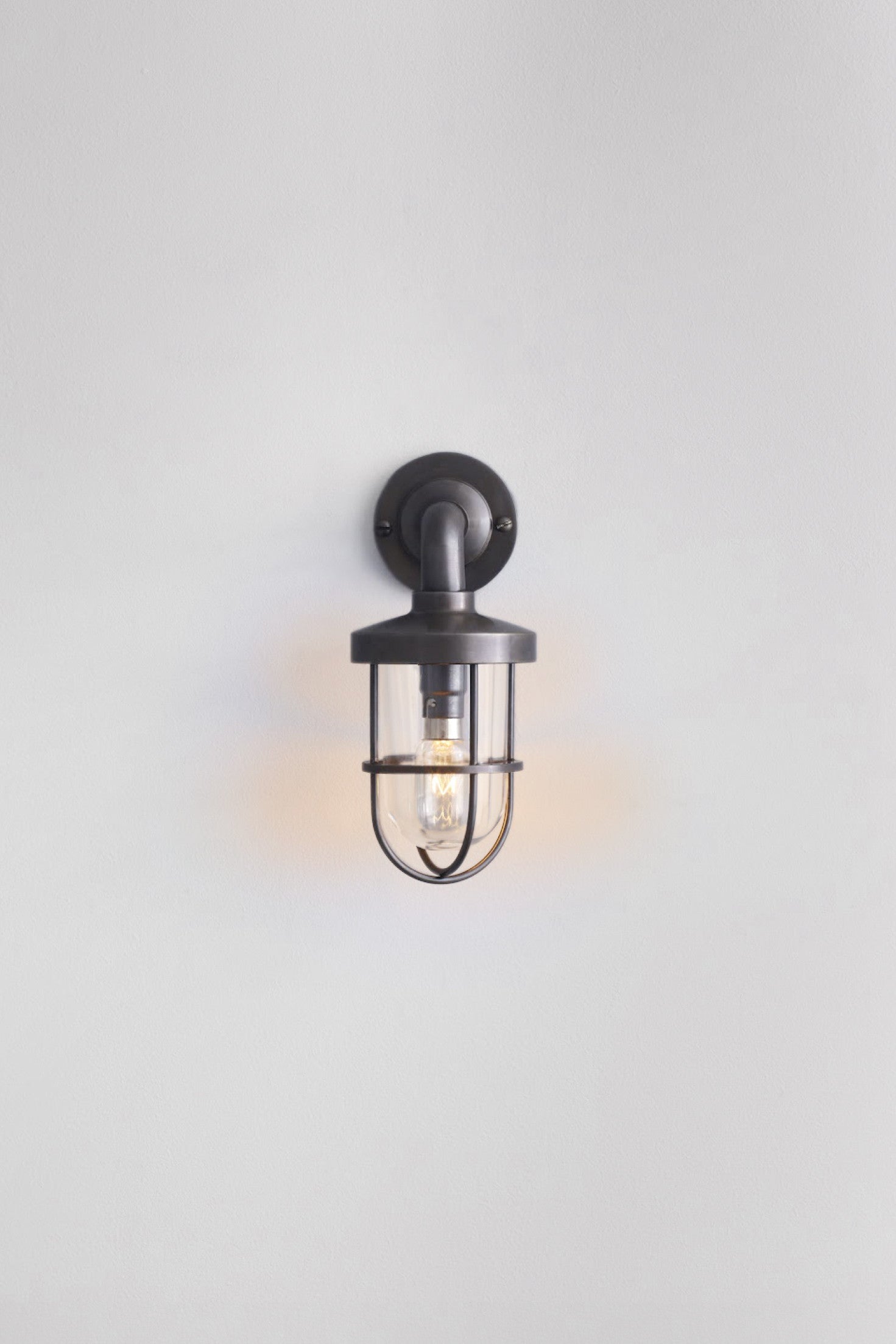 Miniature Weatherproof Ship's Well Glass Light 7207