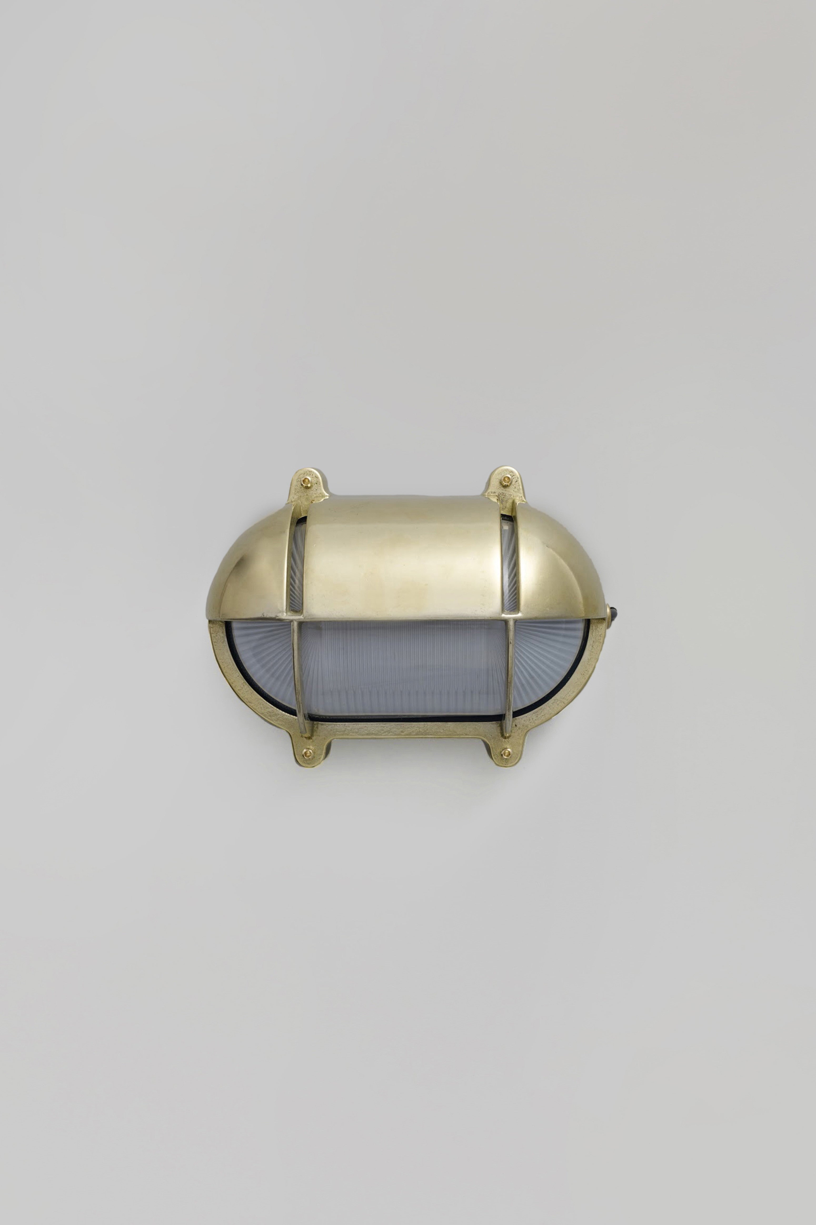 Bulkhead 7434 Ovale Wandleuchte aus Messing