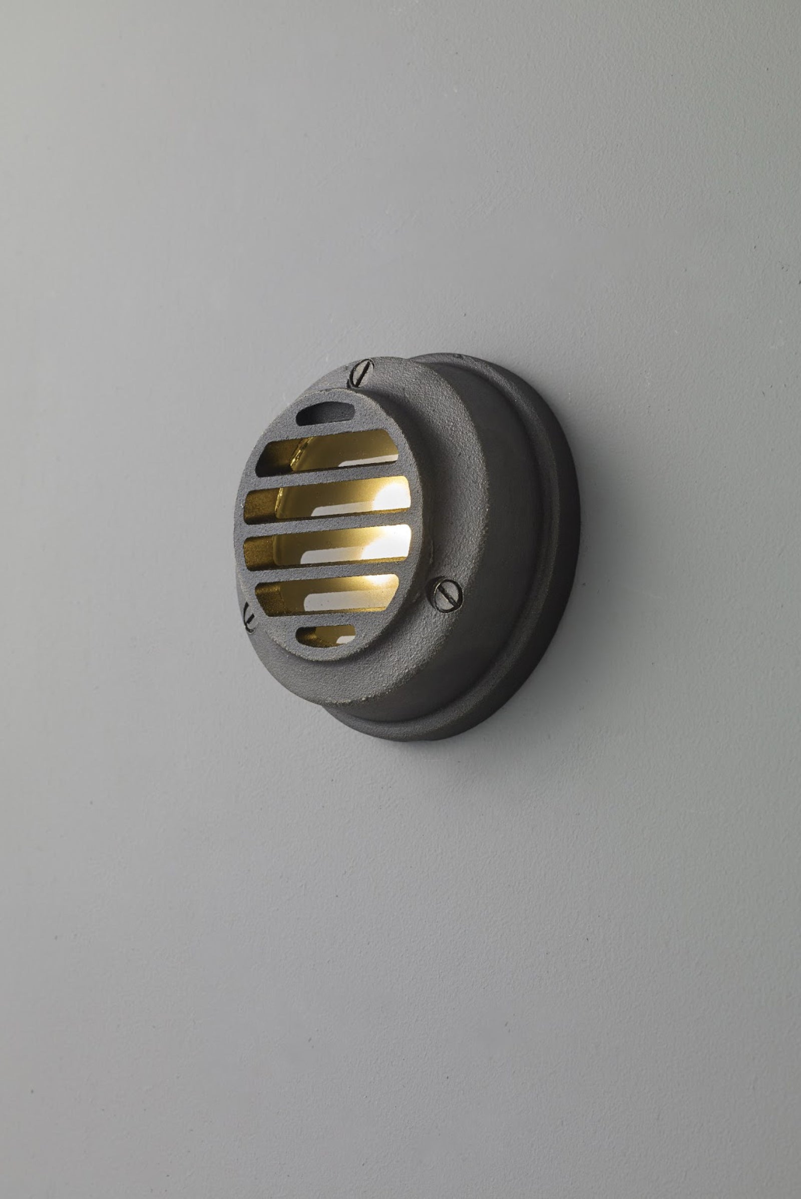 Variant Image for Laiton Vieilli / G4