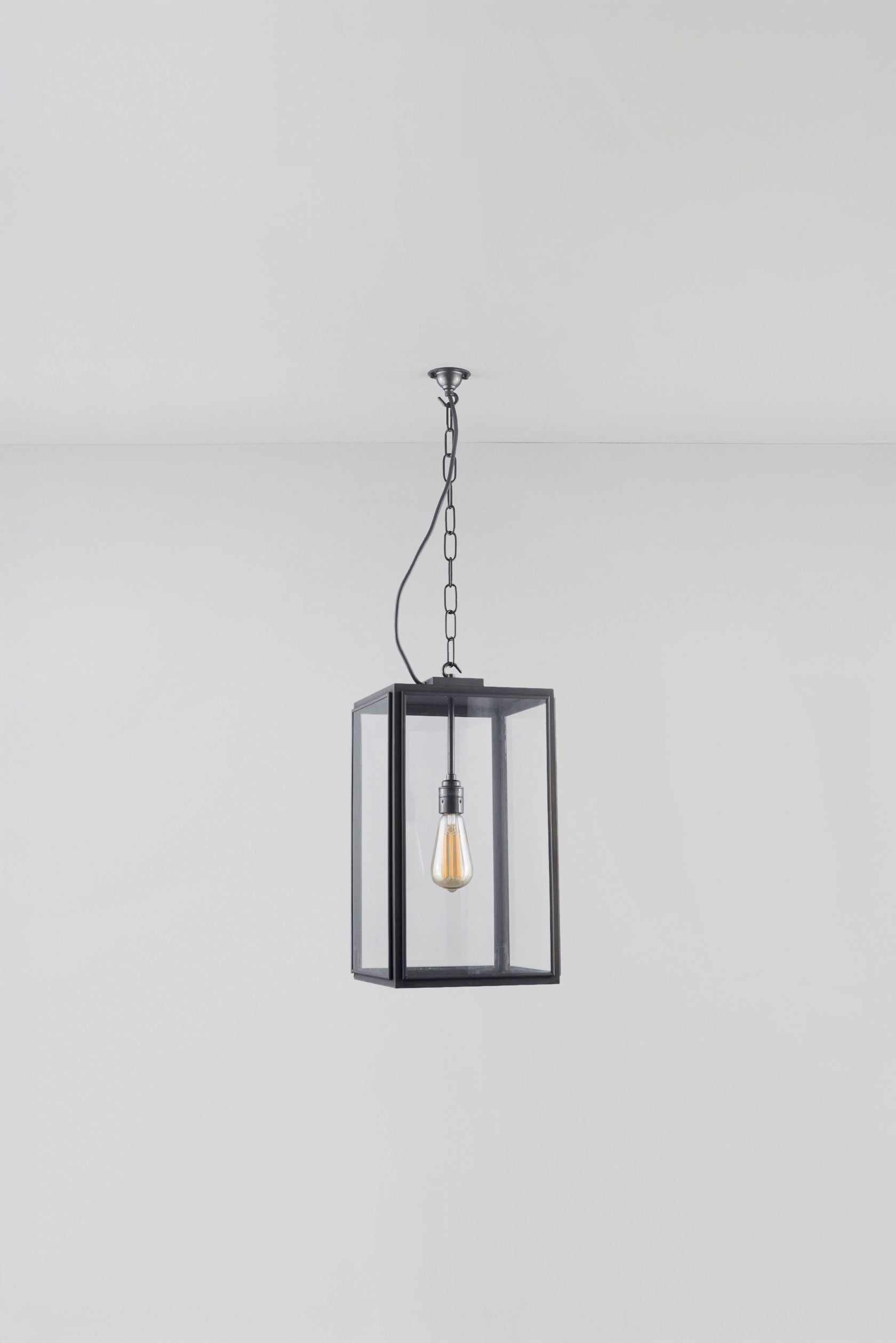 Square Pendelleuchte, Geschlossen