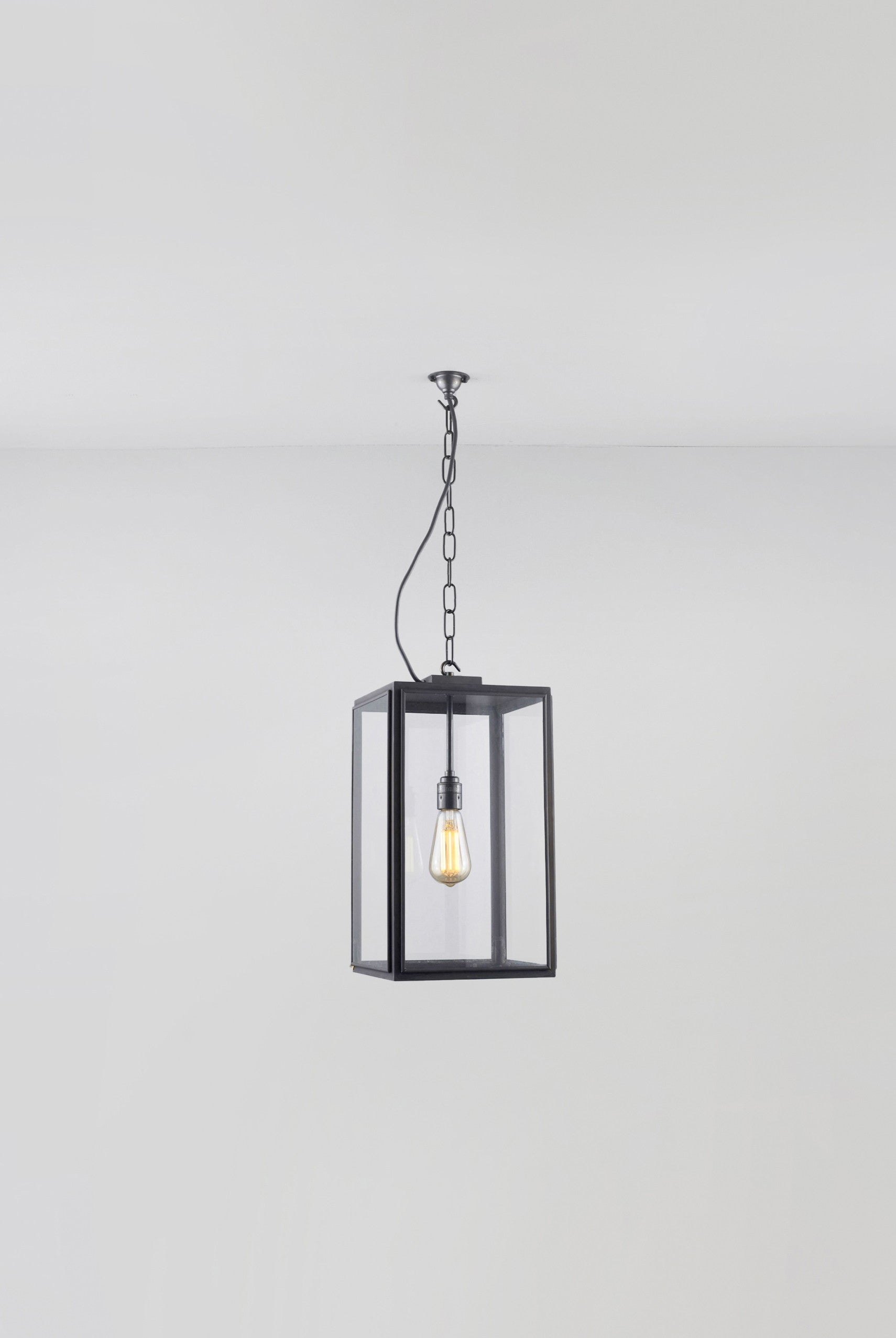 Square Pendelleuchte, Geschlossen