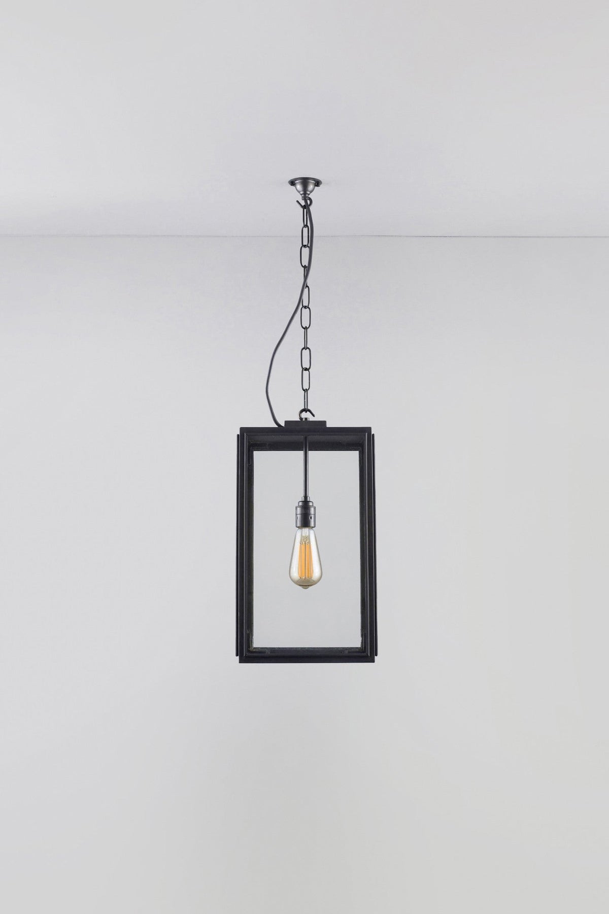Square Pendelleuchte, Geschlossen