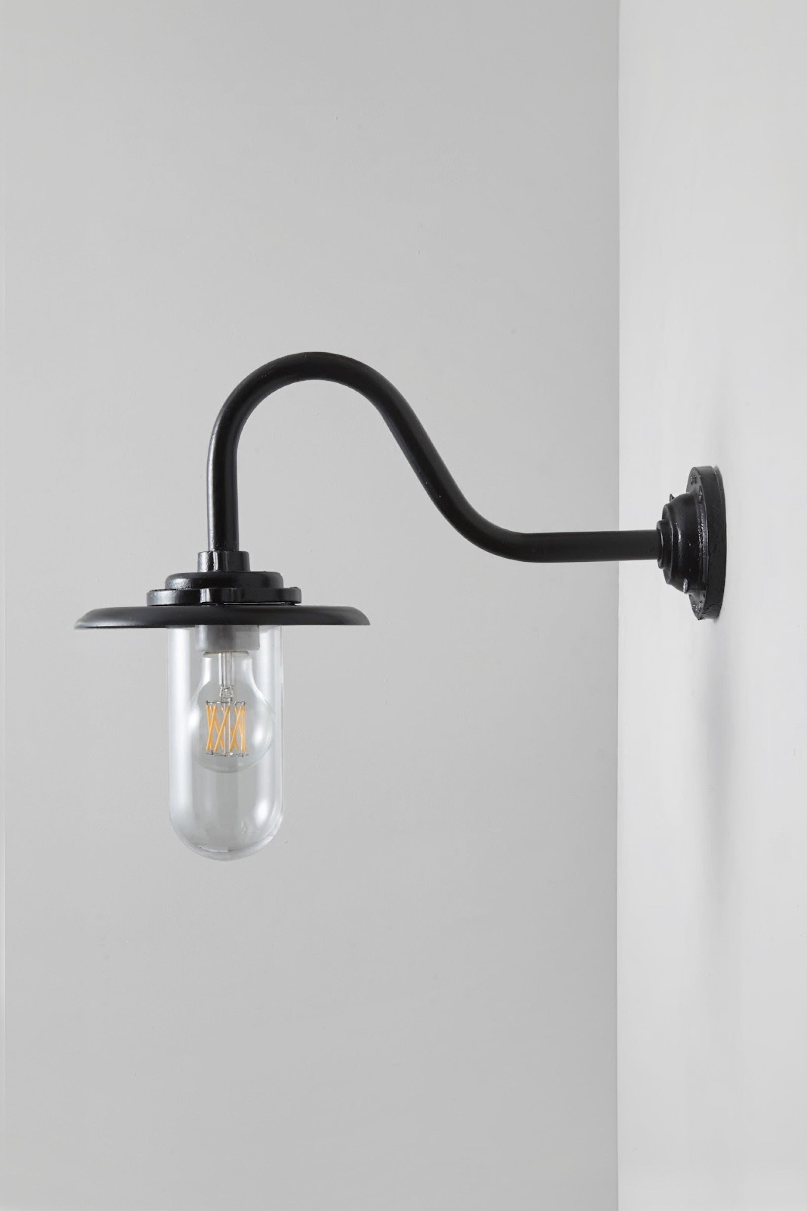 Exterior Bracket Light, 60W, Swan Neck 7677