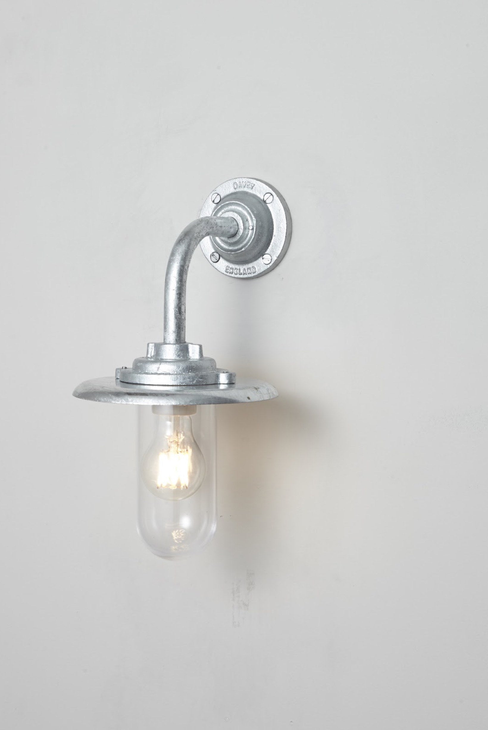 Exterior Bracket Light, 60W, 7677