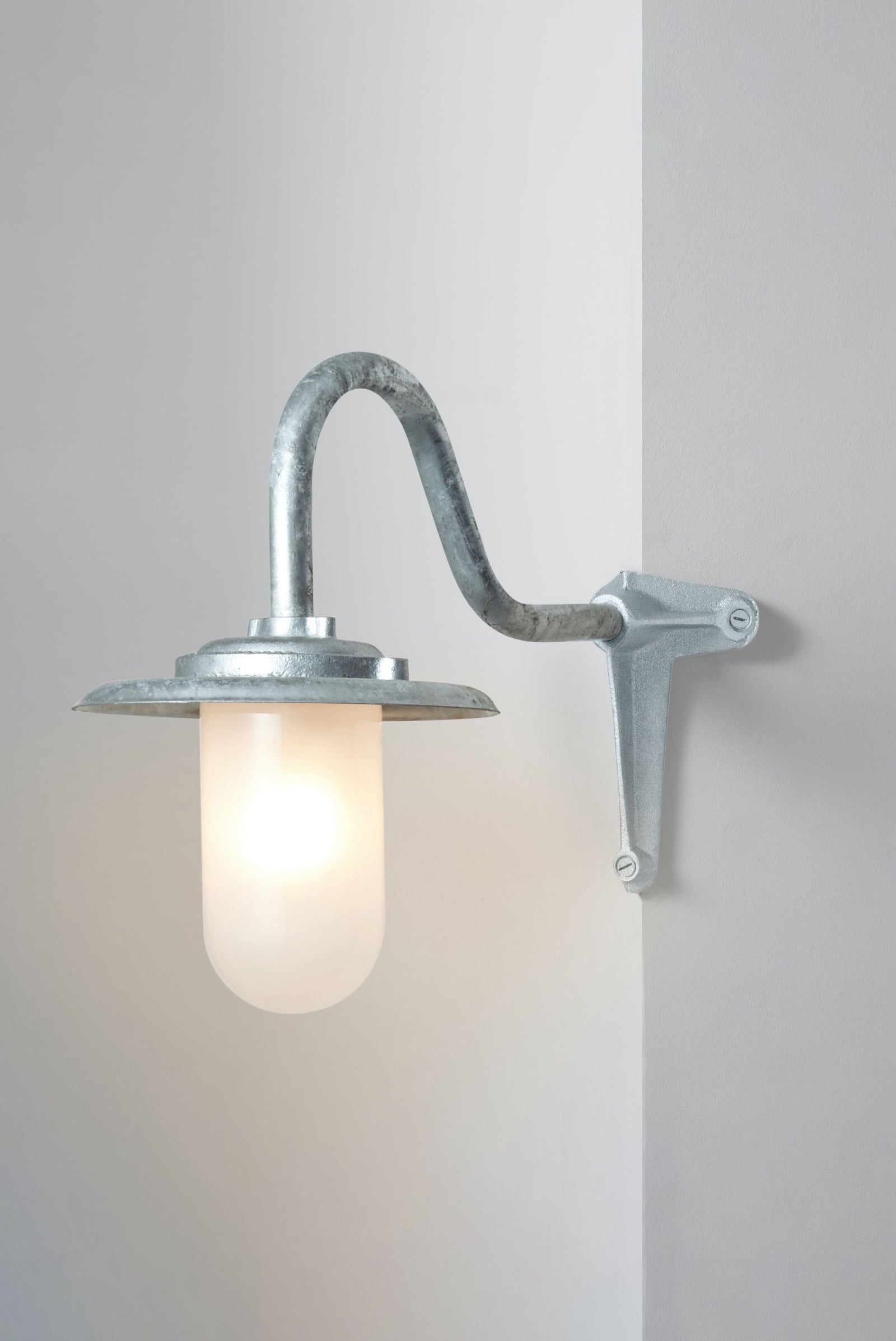 Variant Image for Galvanised Silver / Frosted / Corner