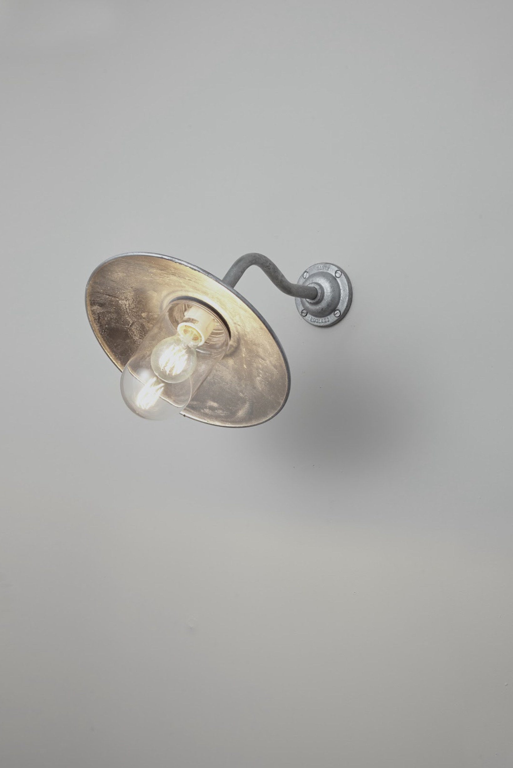 Exterior Bracket Light, Canted, 7680