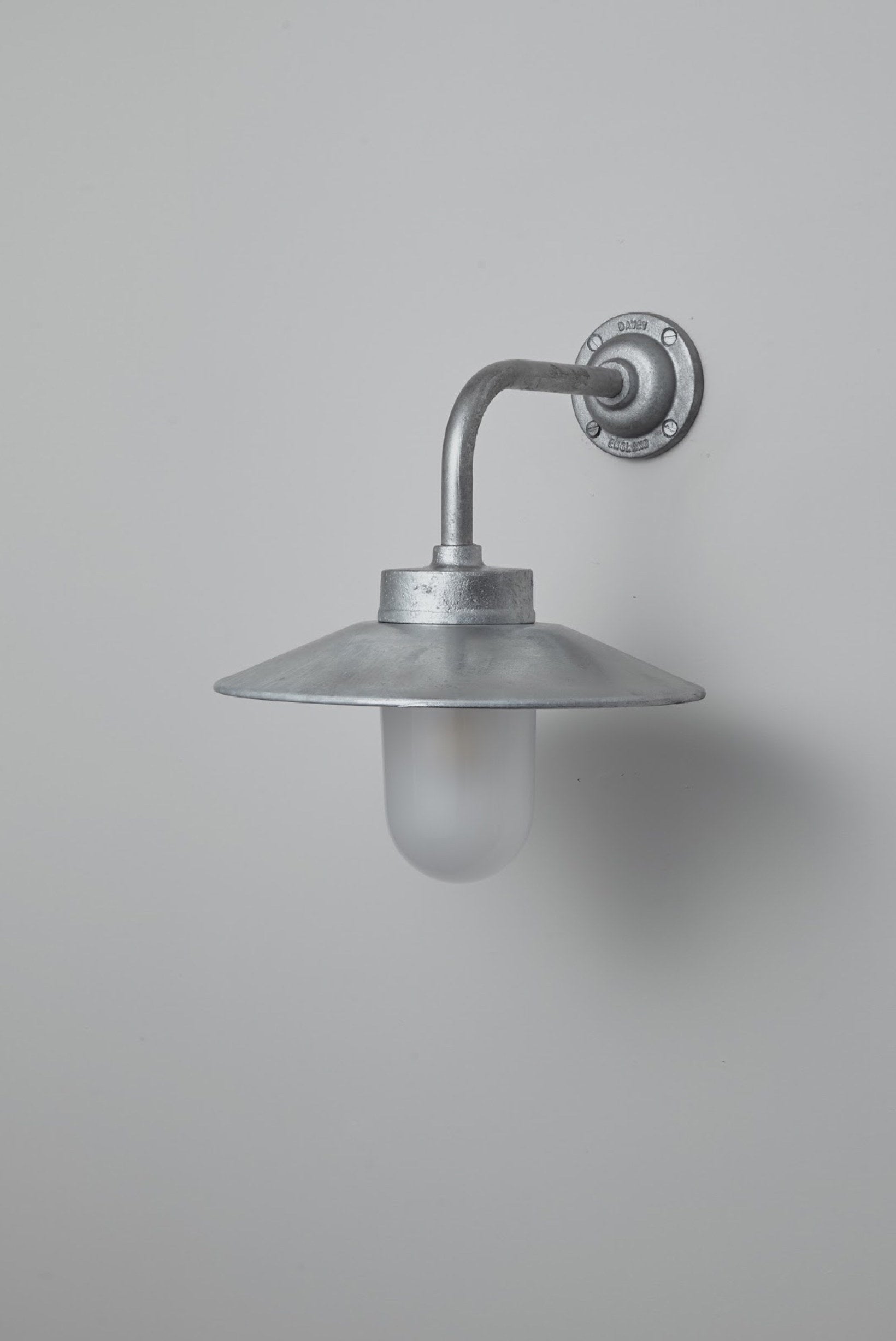 Exterior Bracket Light, 7680
