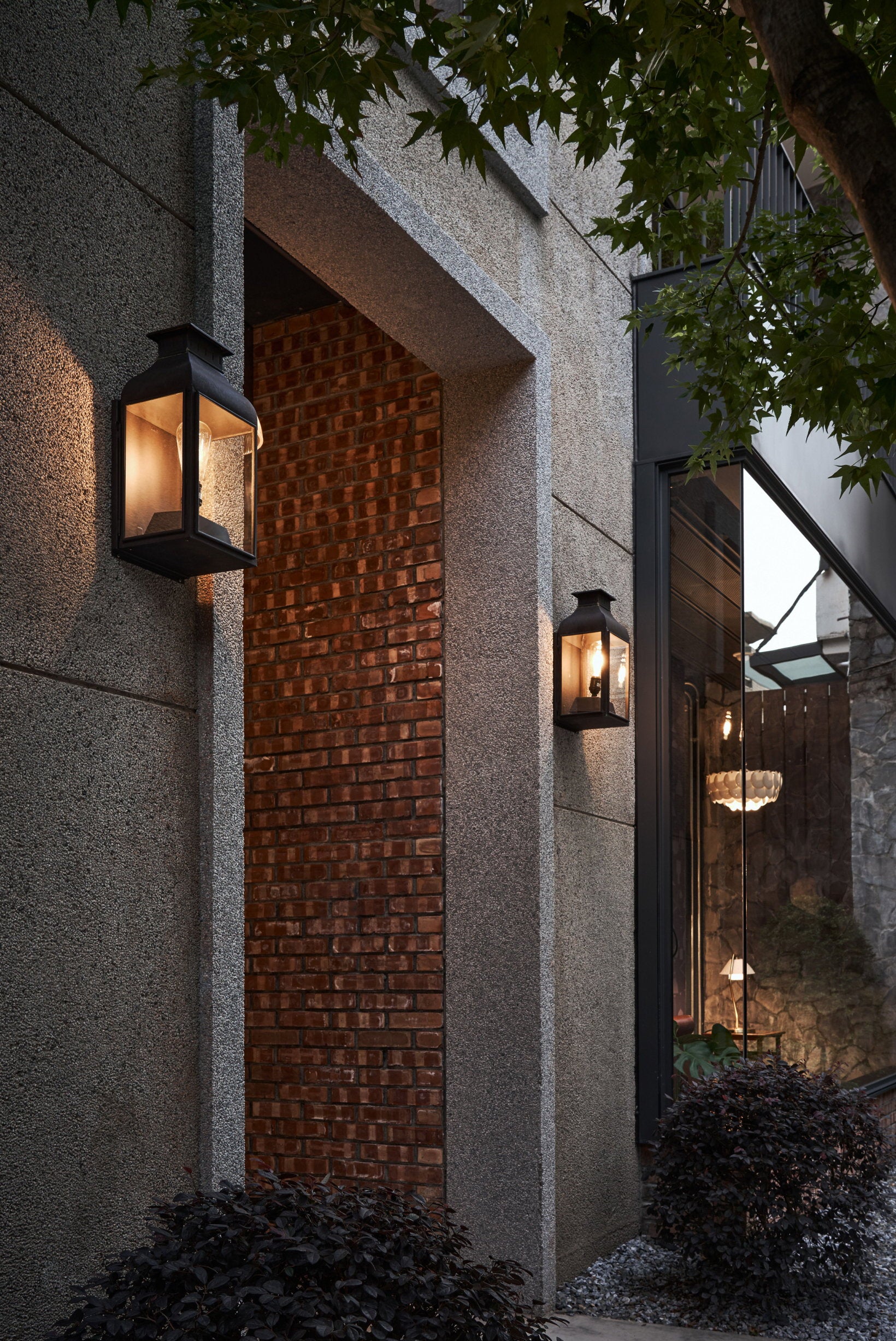 OBTC_Design_DP0276_BR_WE_Wall_Lantern_Weathered_Brass_Clear_Glass_7.jpg