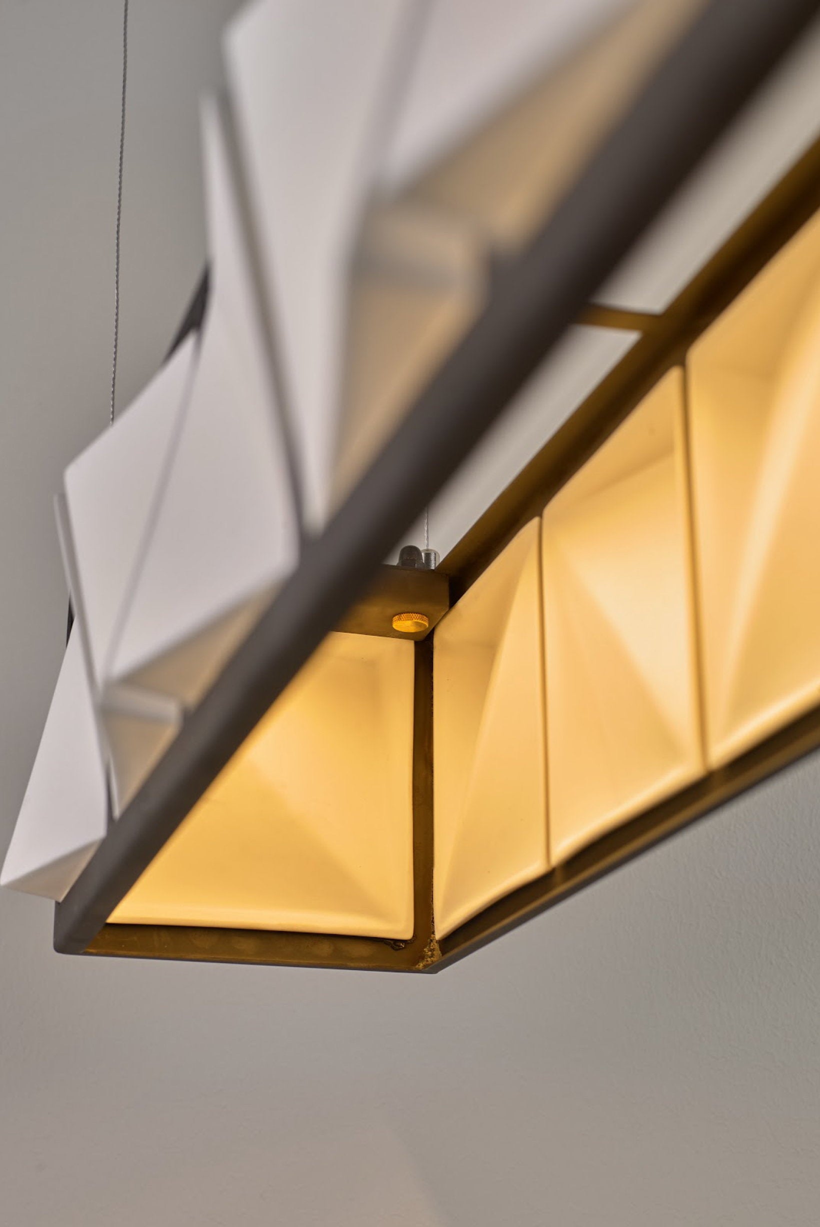 OBTC_Design_DP7633_BR_WE_NM_Tiled_Diner_Pendant_6_Light_Weathered_Brass_Matt_3.jpg