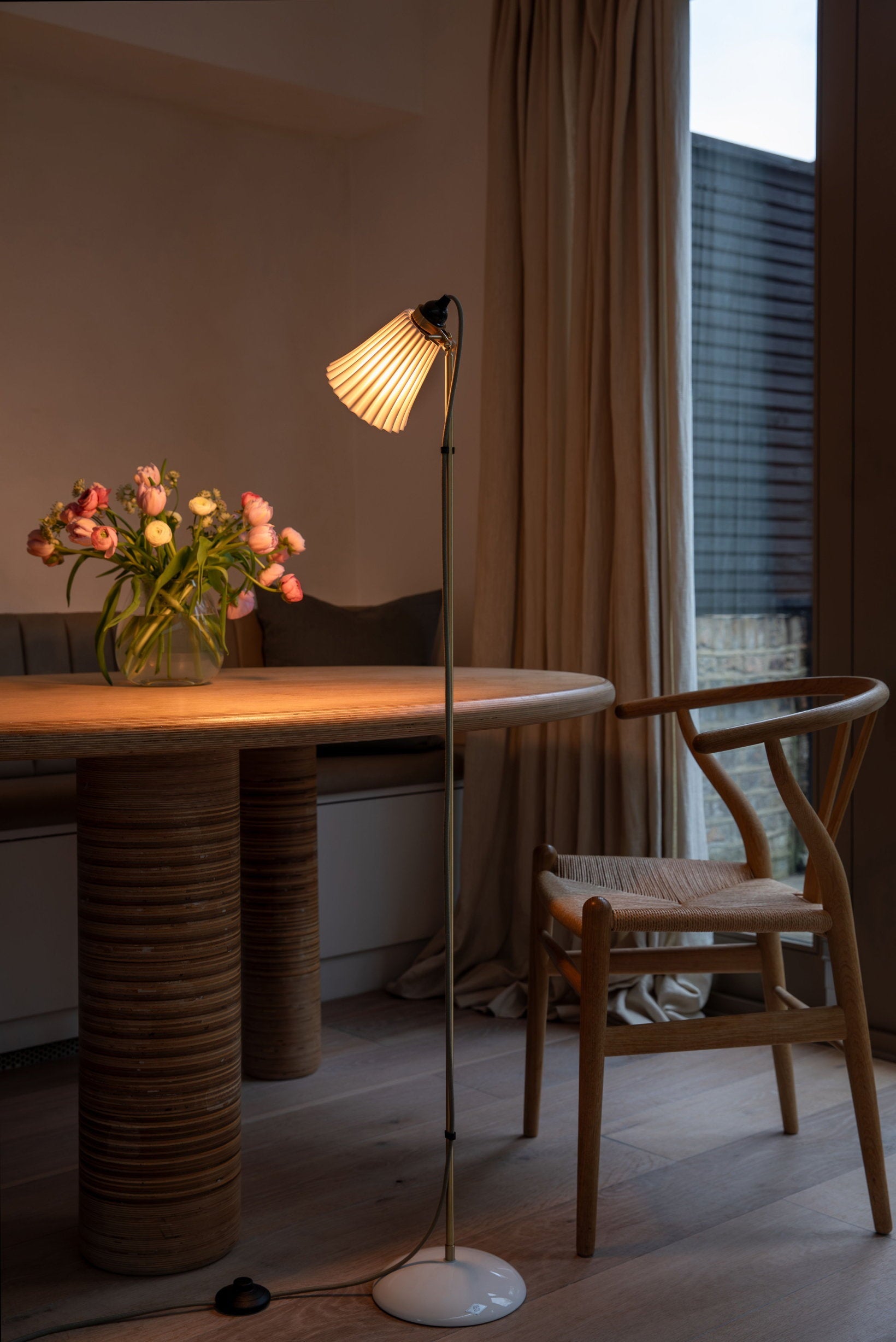 Lampadaire Plissé Medium Hector, Laiton