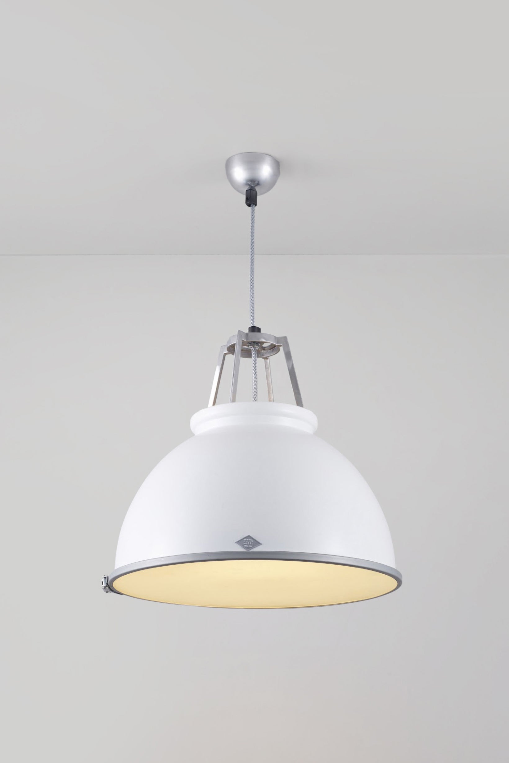 Titan Pendelleuchte mit Ätzglas Größe 3