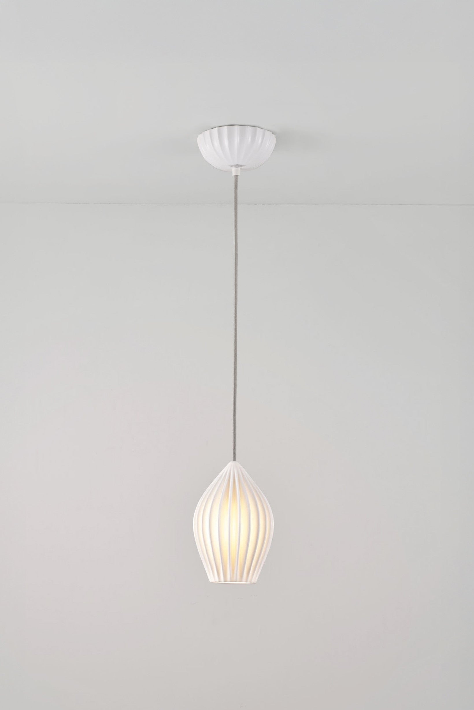 Fin Medium Pendelleuchte
