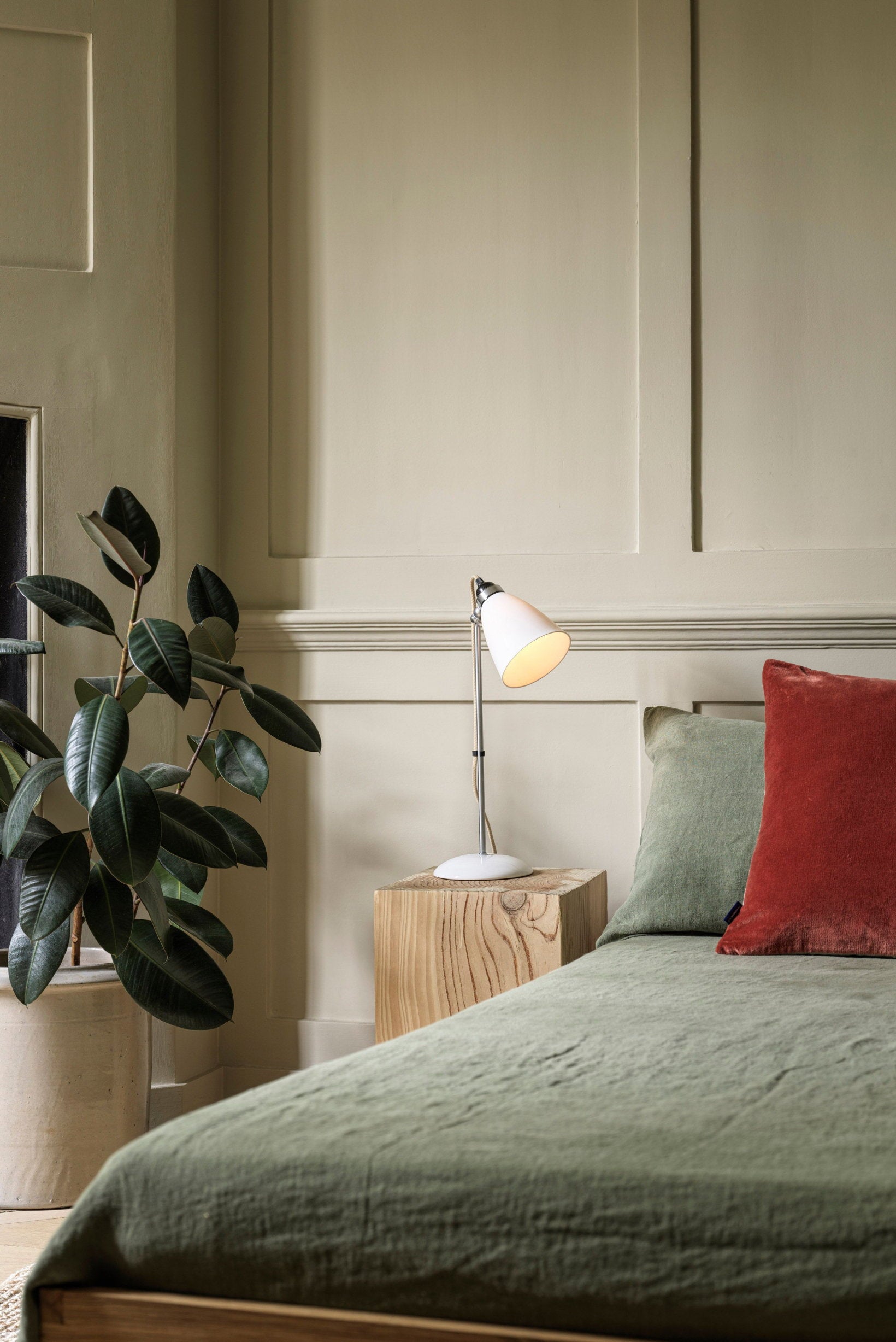 Hector Medium Dome Table Light