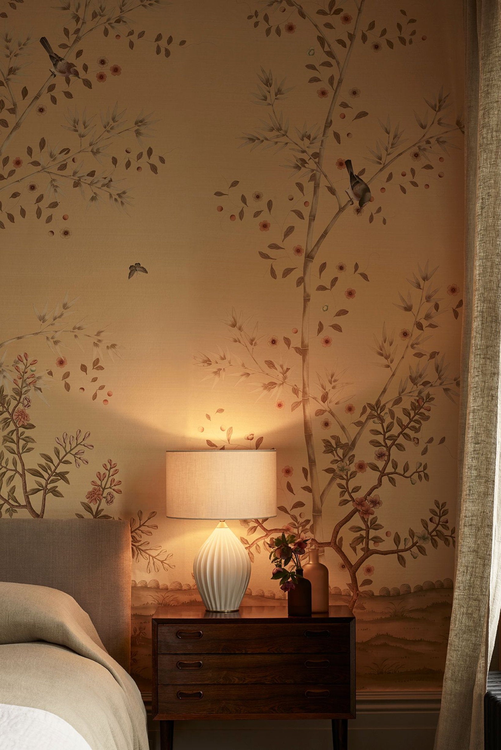 Fin Queen Table Light