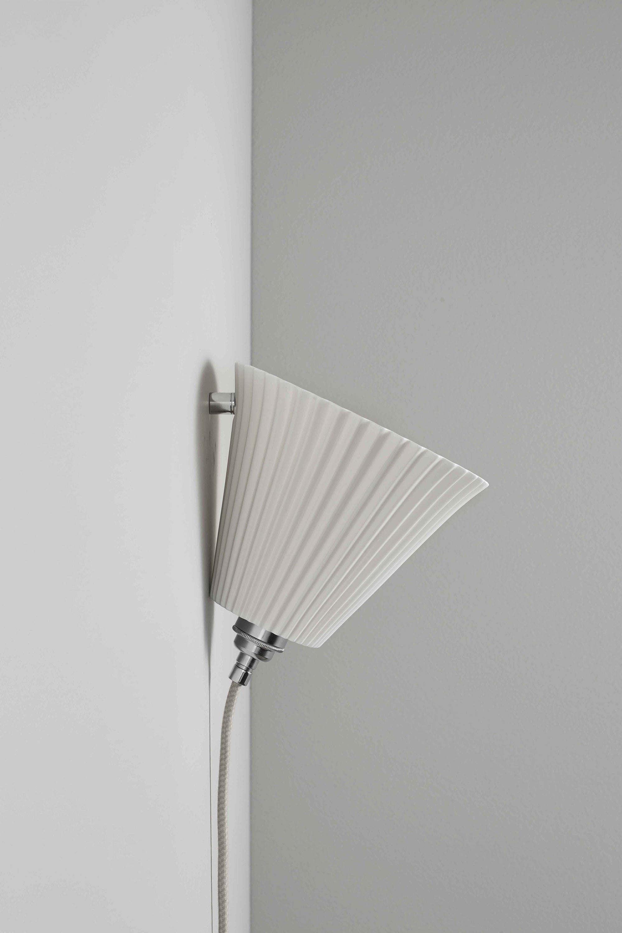 Portable Pleat Large Wall Light