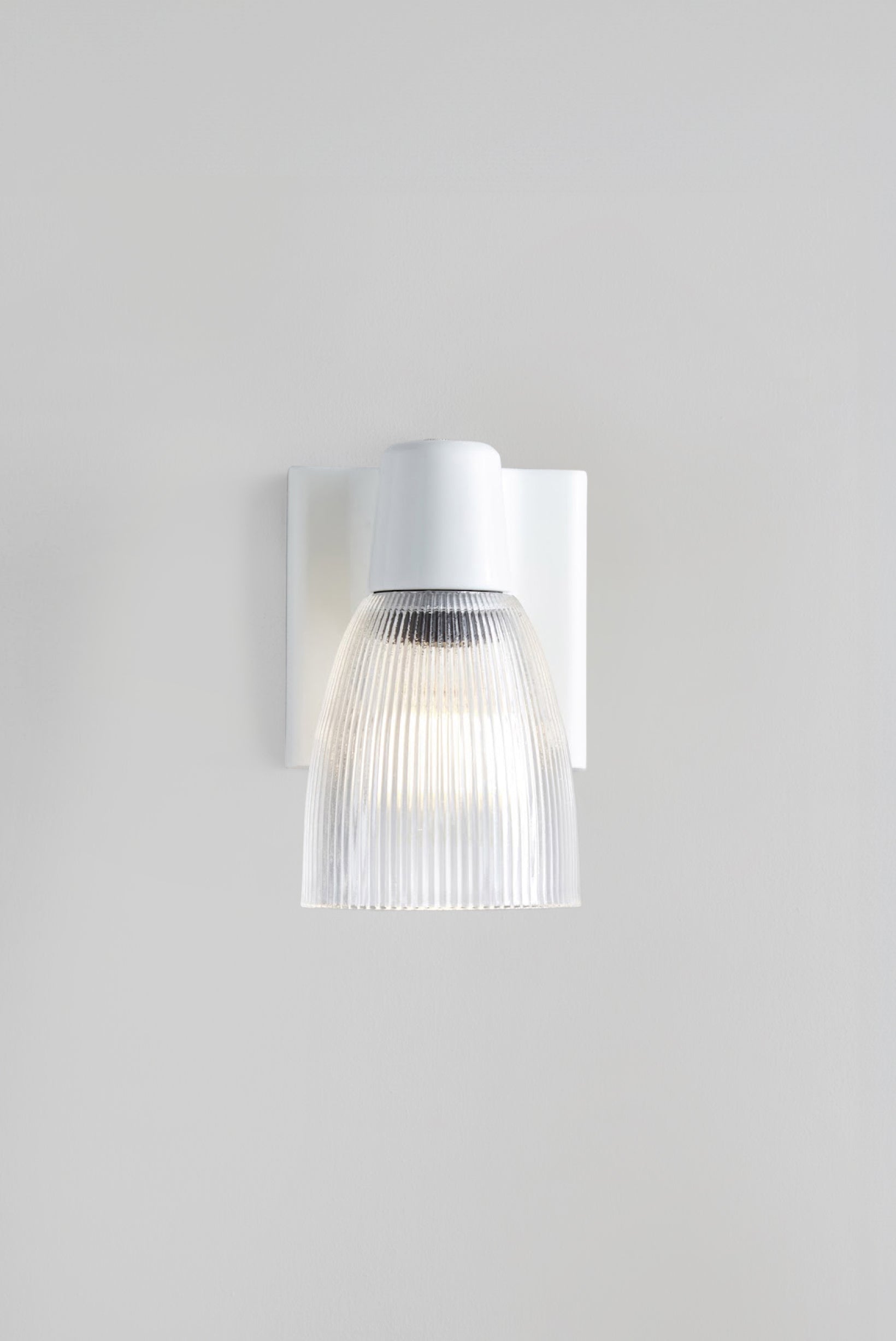Minster 1 Prismatic Wall Light