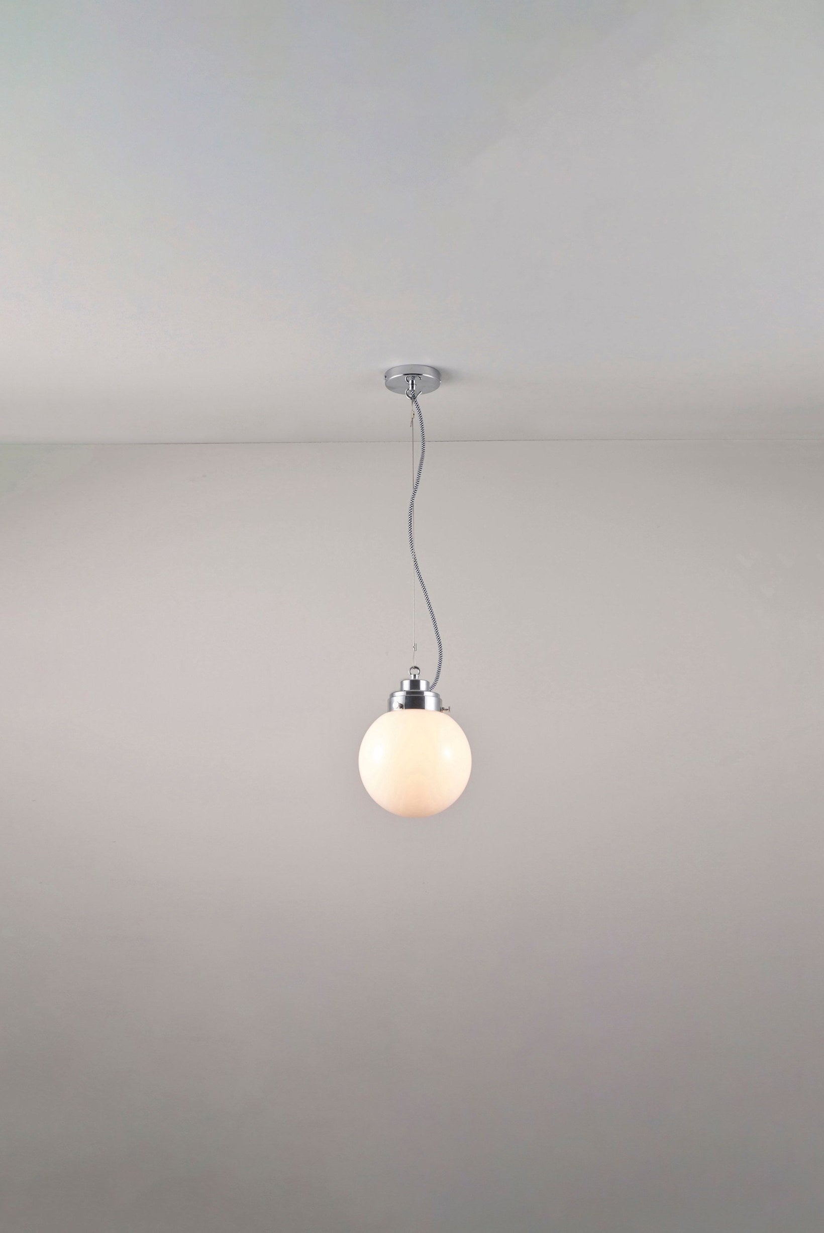 Globe Pendelleuchte Klein