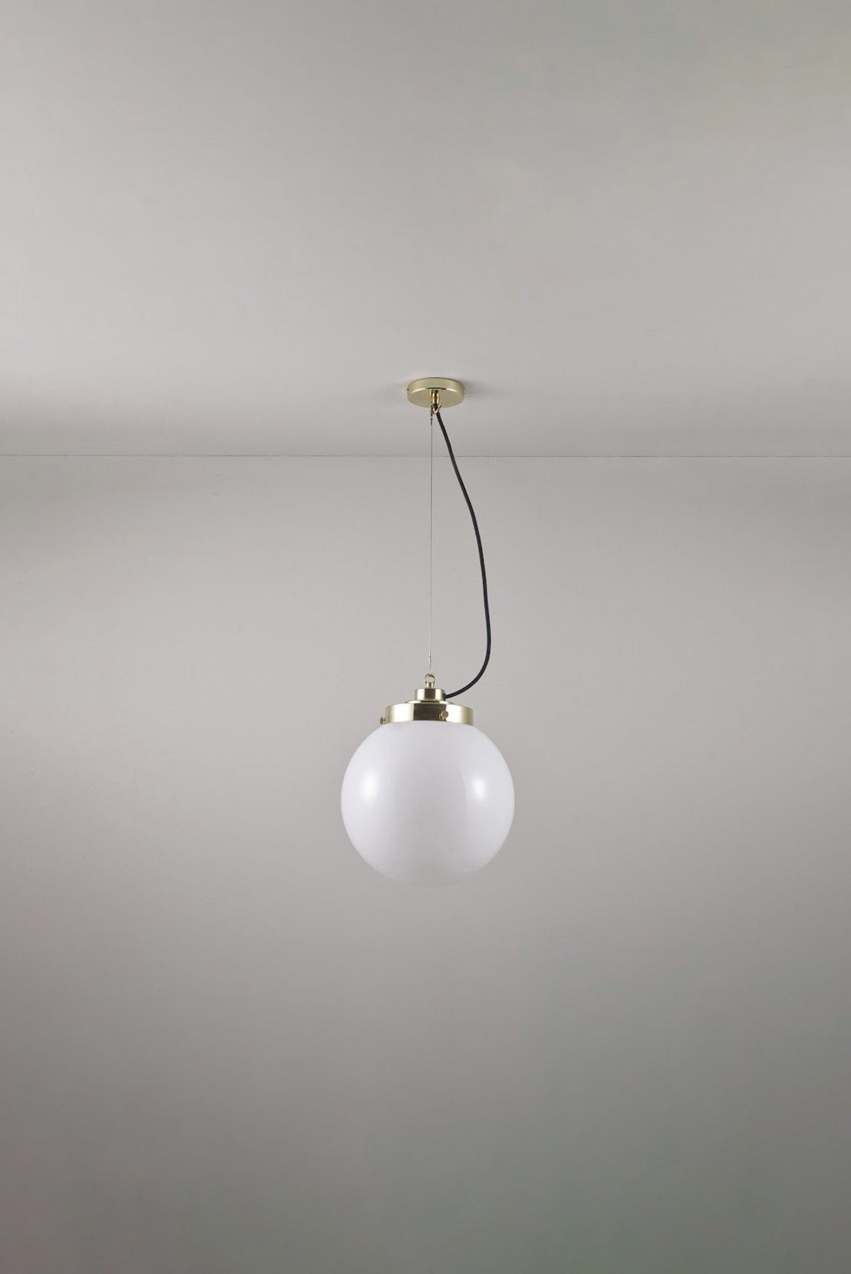 Medium Globe Pendant