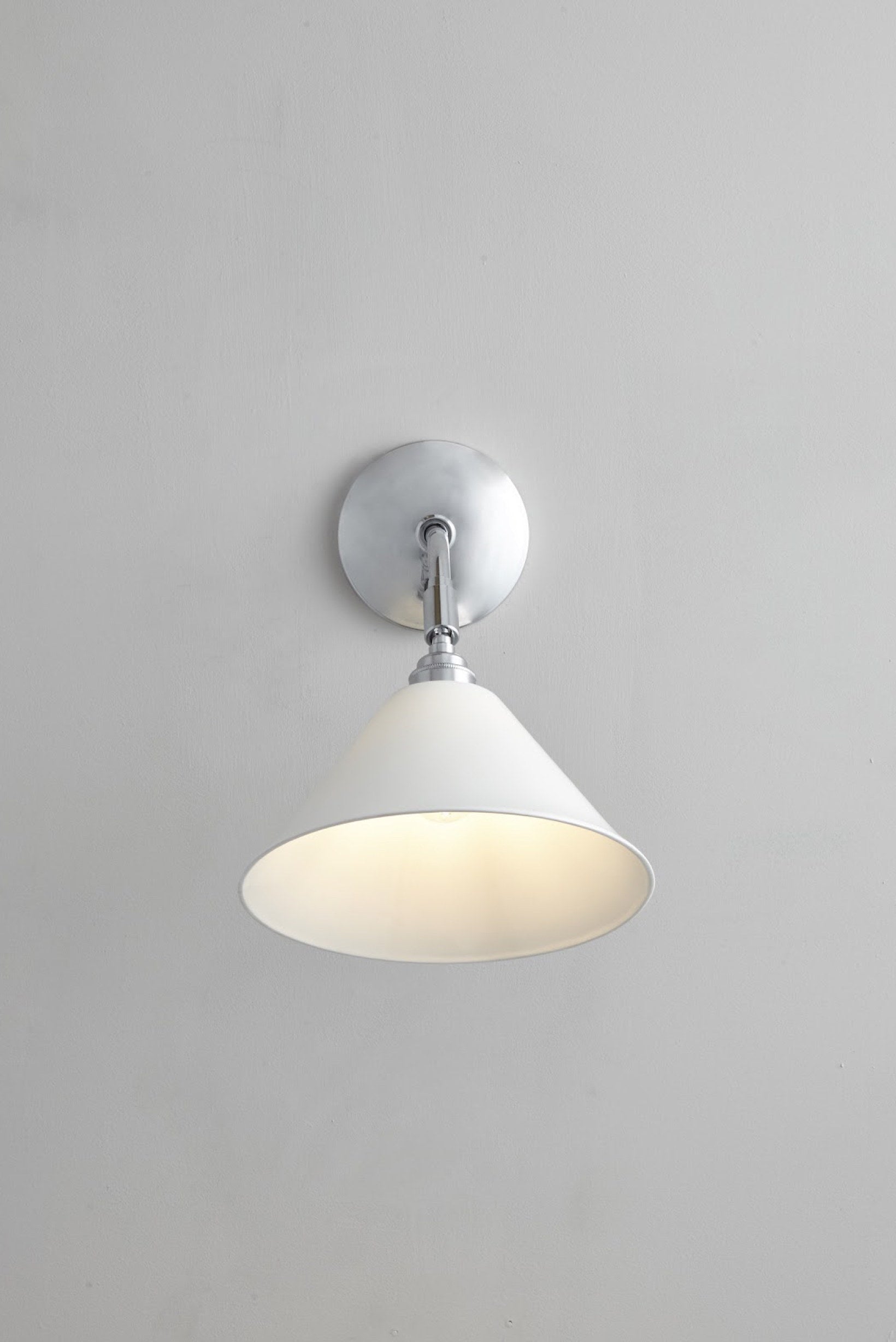 Task Ceramic Short Wall Light