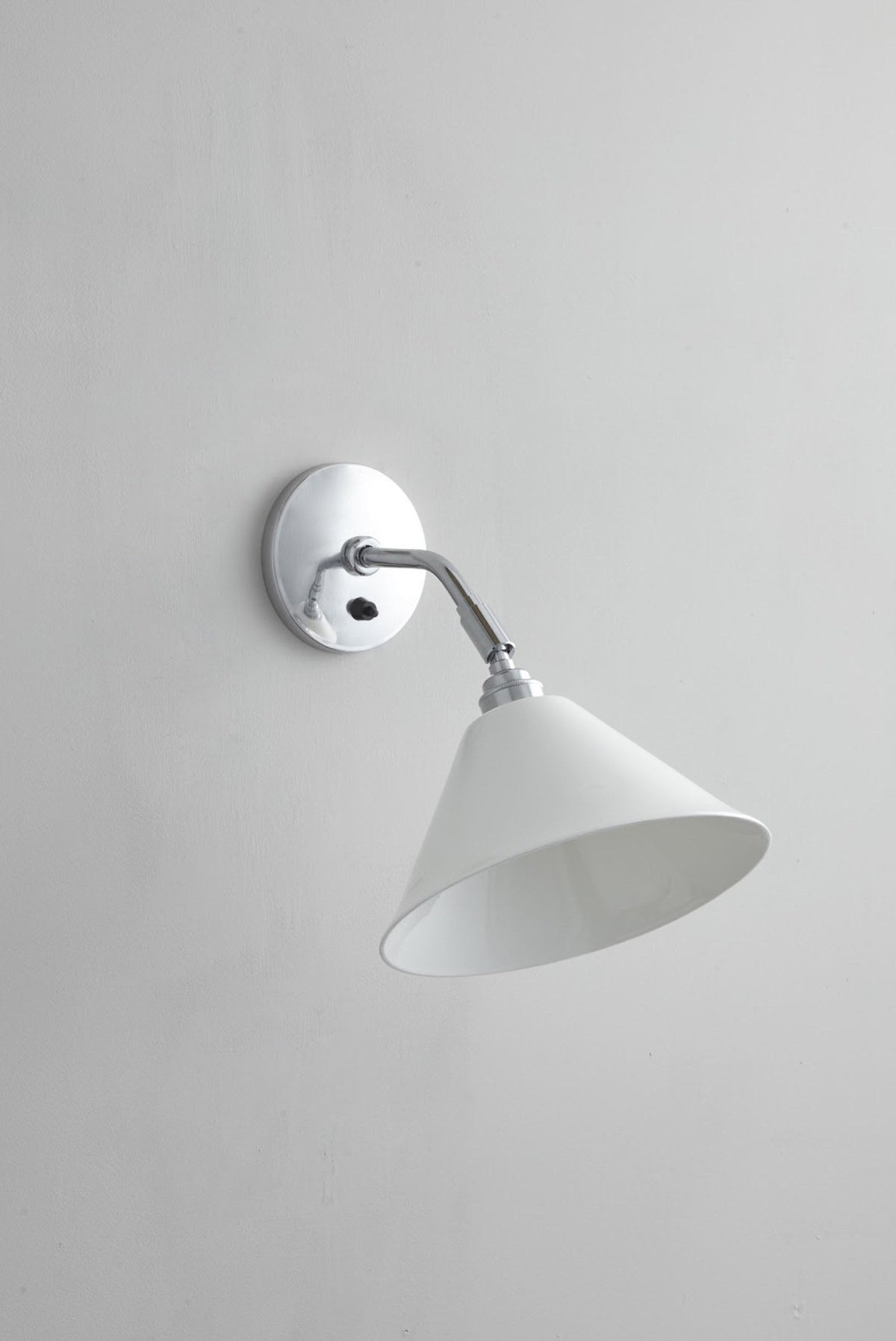 Task Ceramic Short Wall Light
