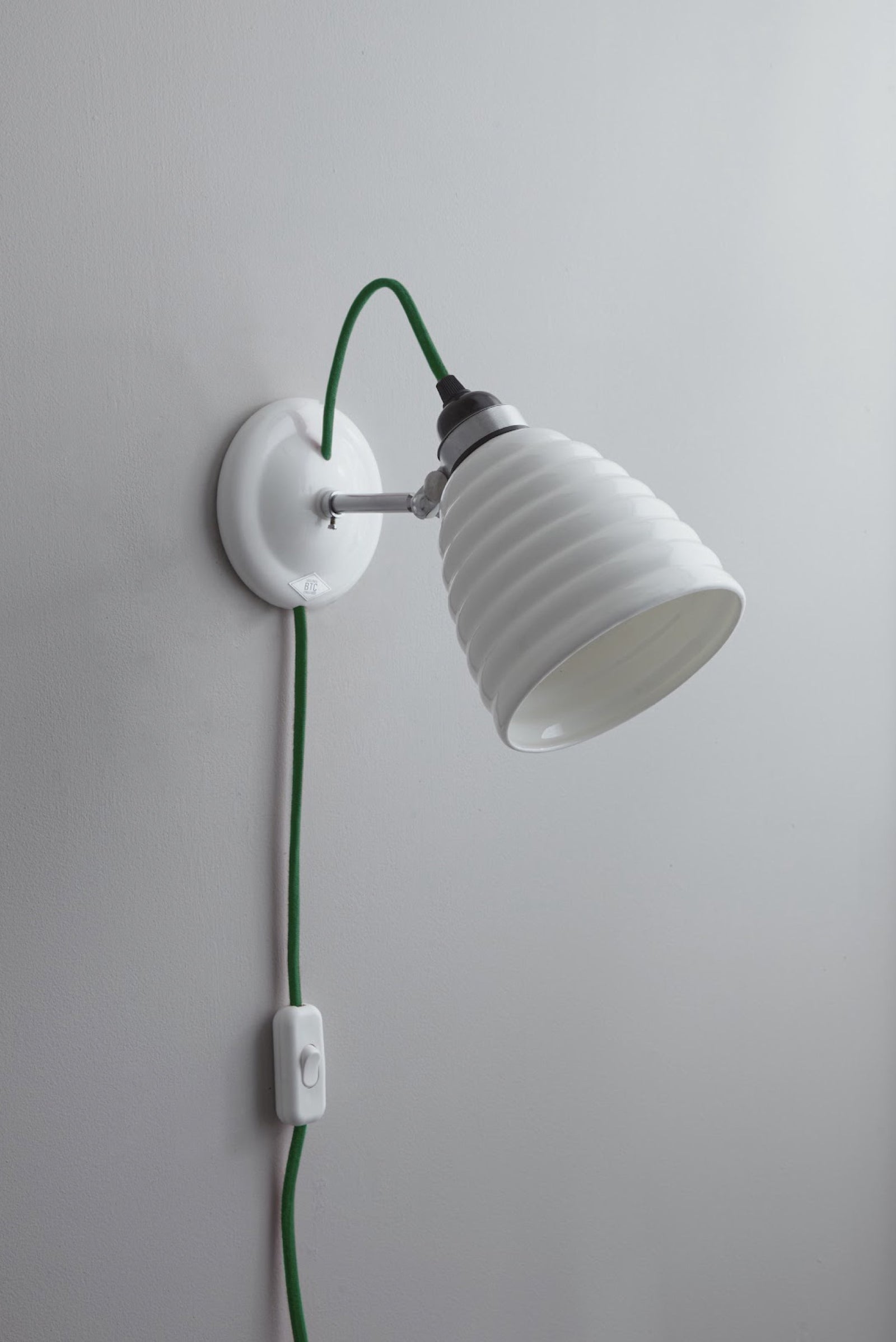 Variant Image for Natural White / Green