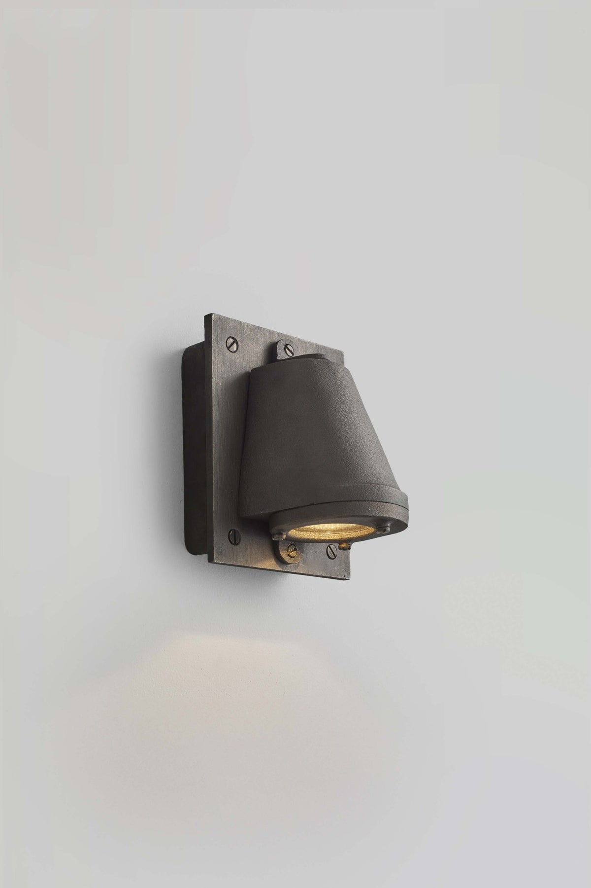 Mast Light with Back Box, Low Voltage