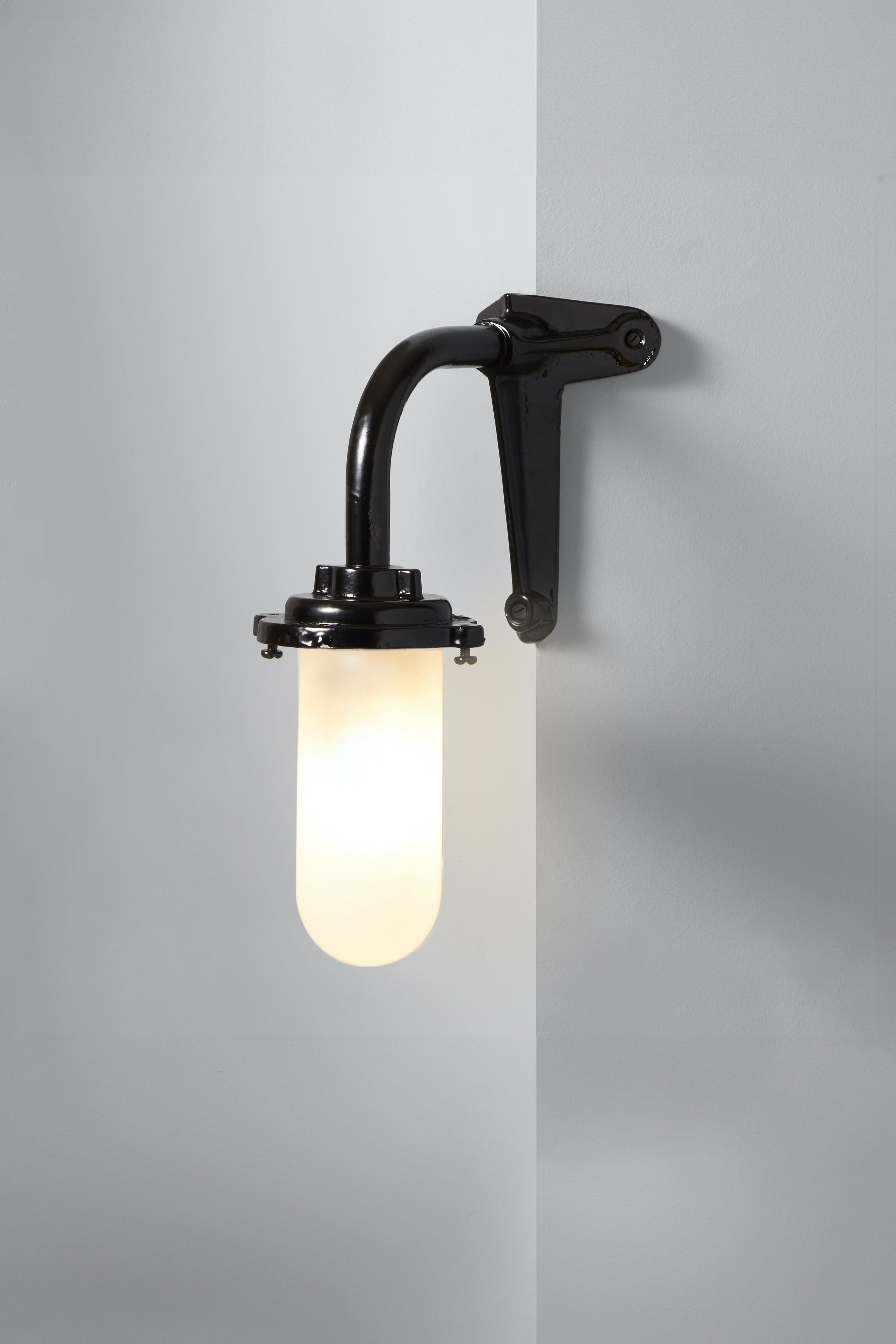 Applique coudée, 60W, Fixation murale simple 7672