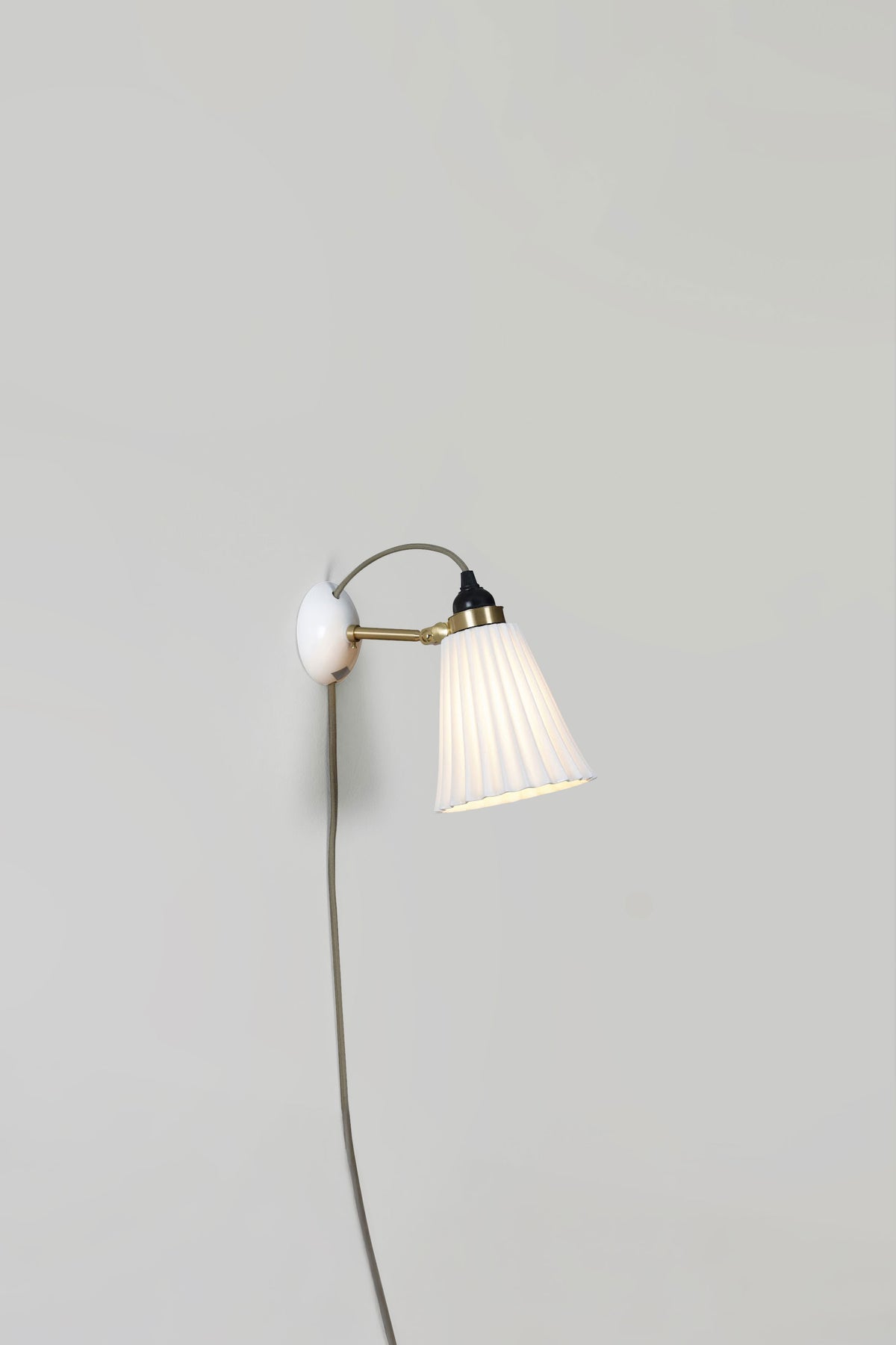 Hector Pleat Medium Wall Light, PSC, Brass