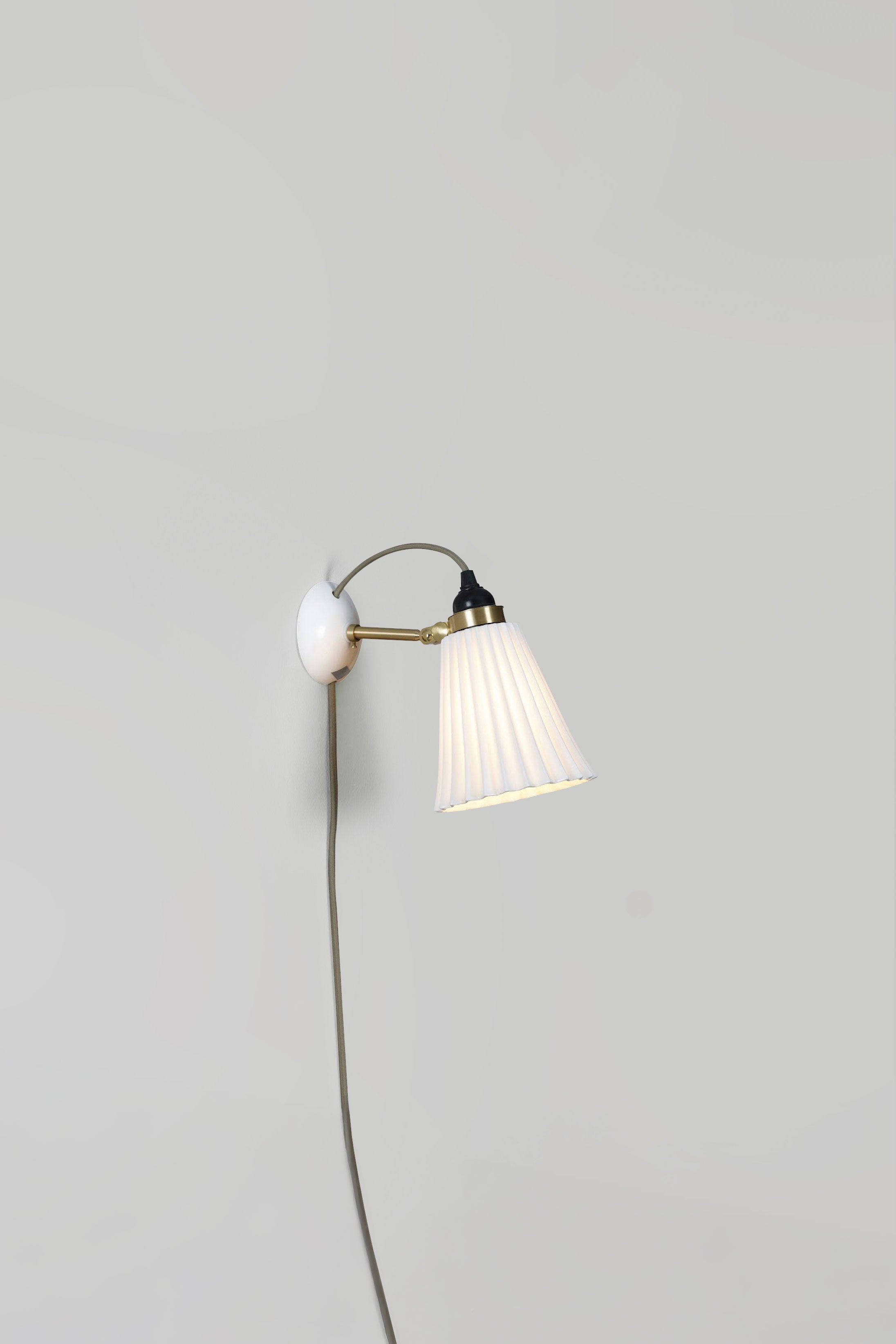 Hector Pleat Medium Wall Light, PSC, Brass