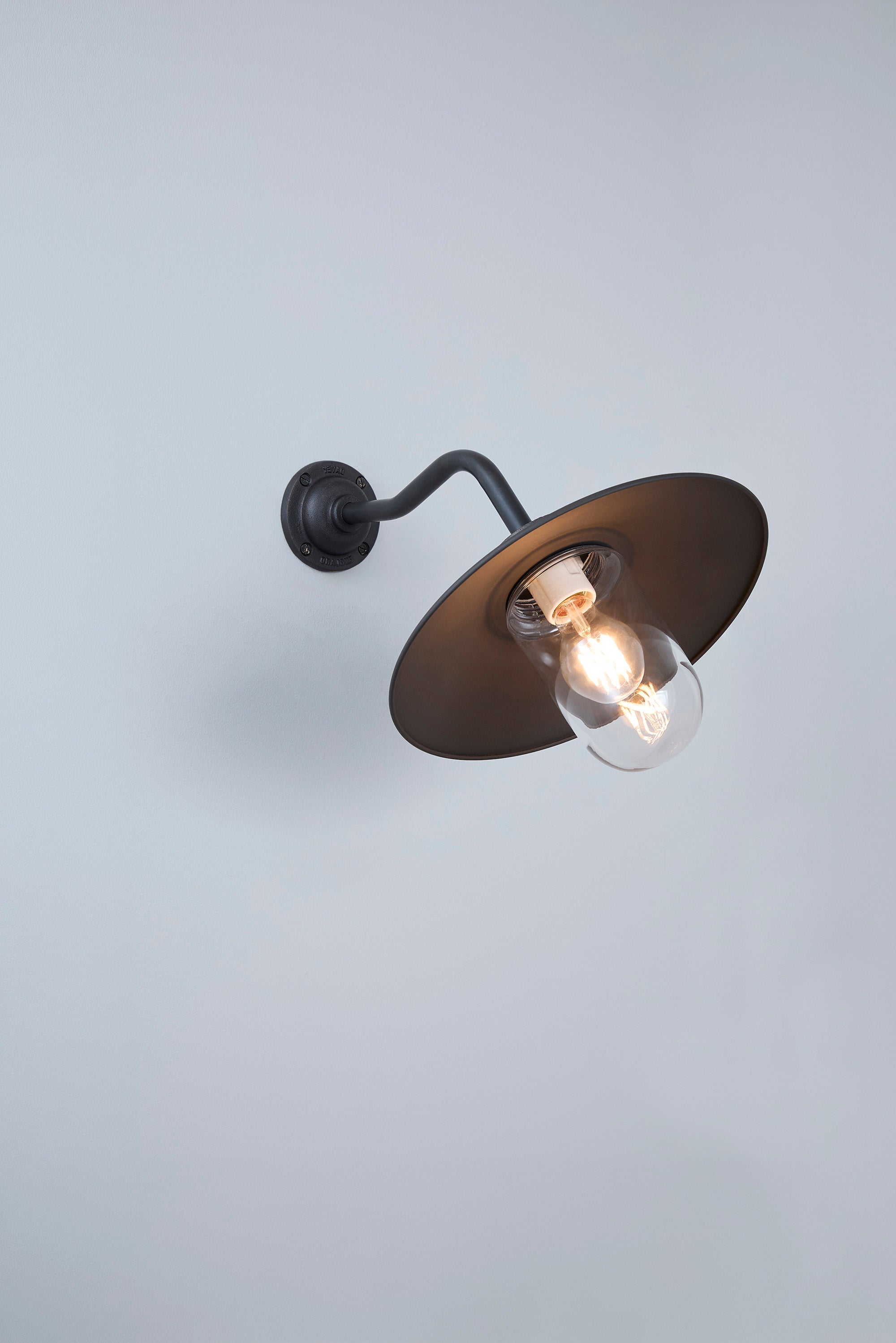 Exterior Bracket Light, Canted, 7680