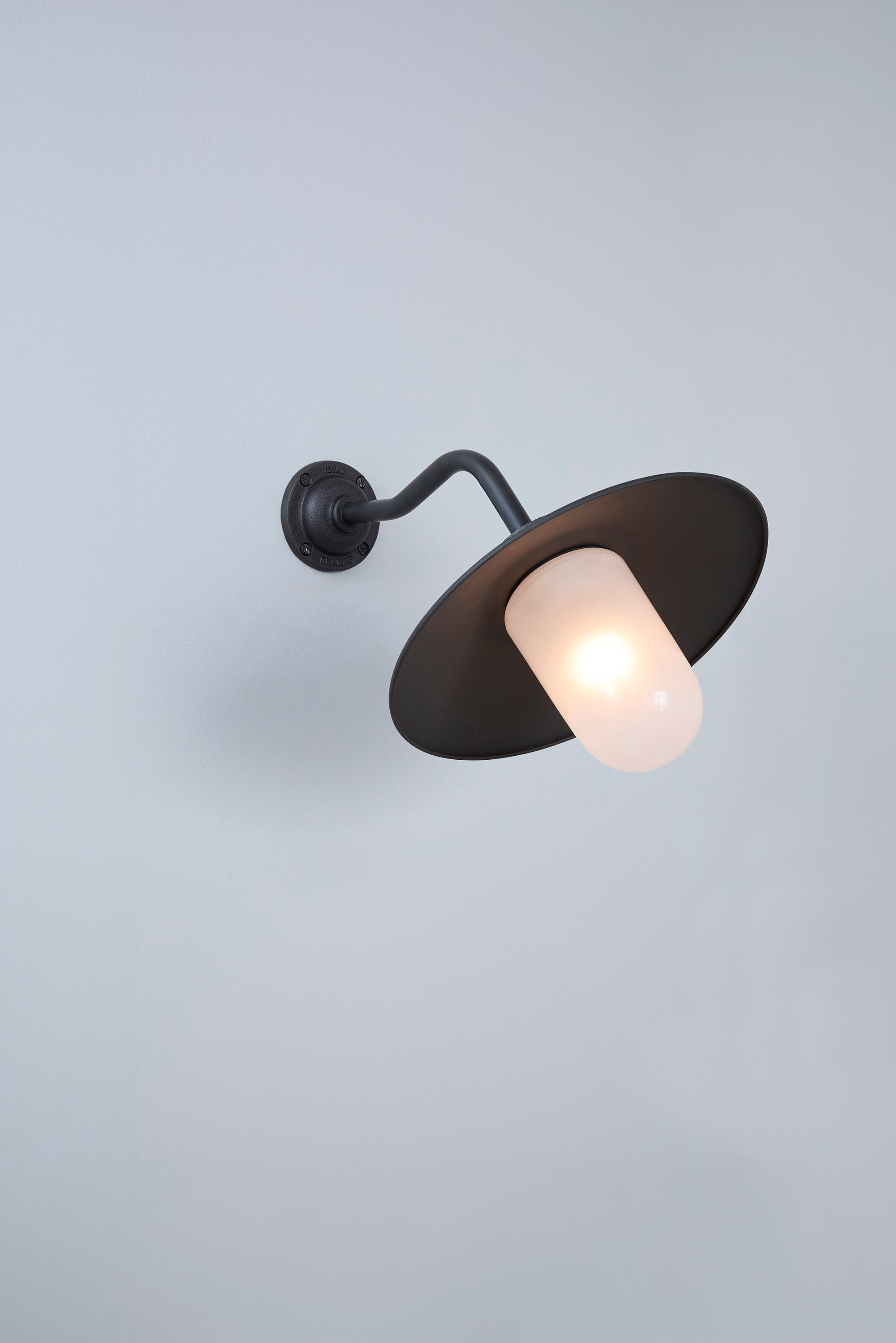 Exterior Bracket Light, Canted, 7680