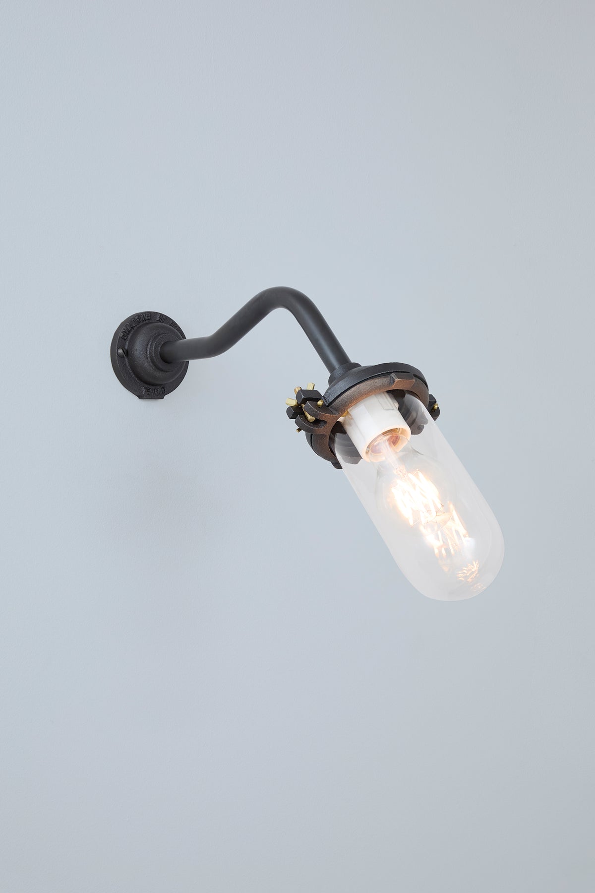 Exterior Bracket Light, Canted, 7684