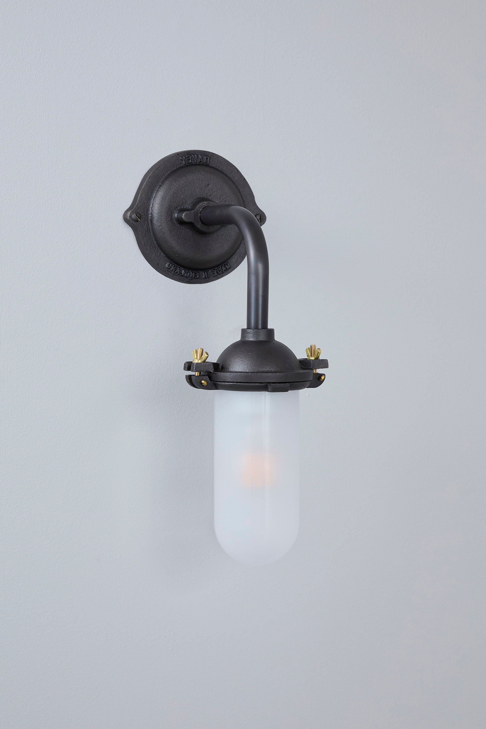Bracket Light 7684 Außenleuchte, Rechtwinklig, Runde Rosette