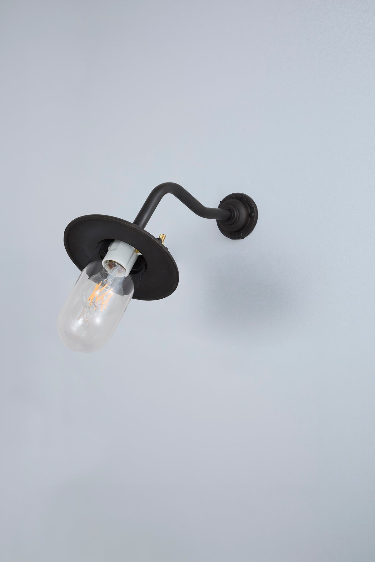 Exterior Bracket Light, Canted, 7685