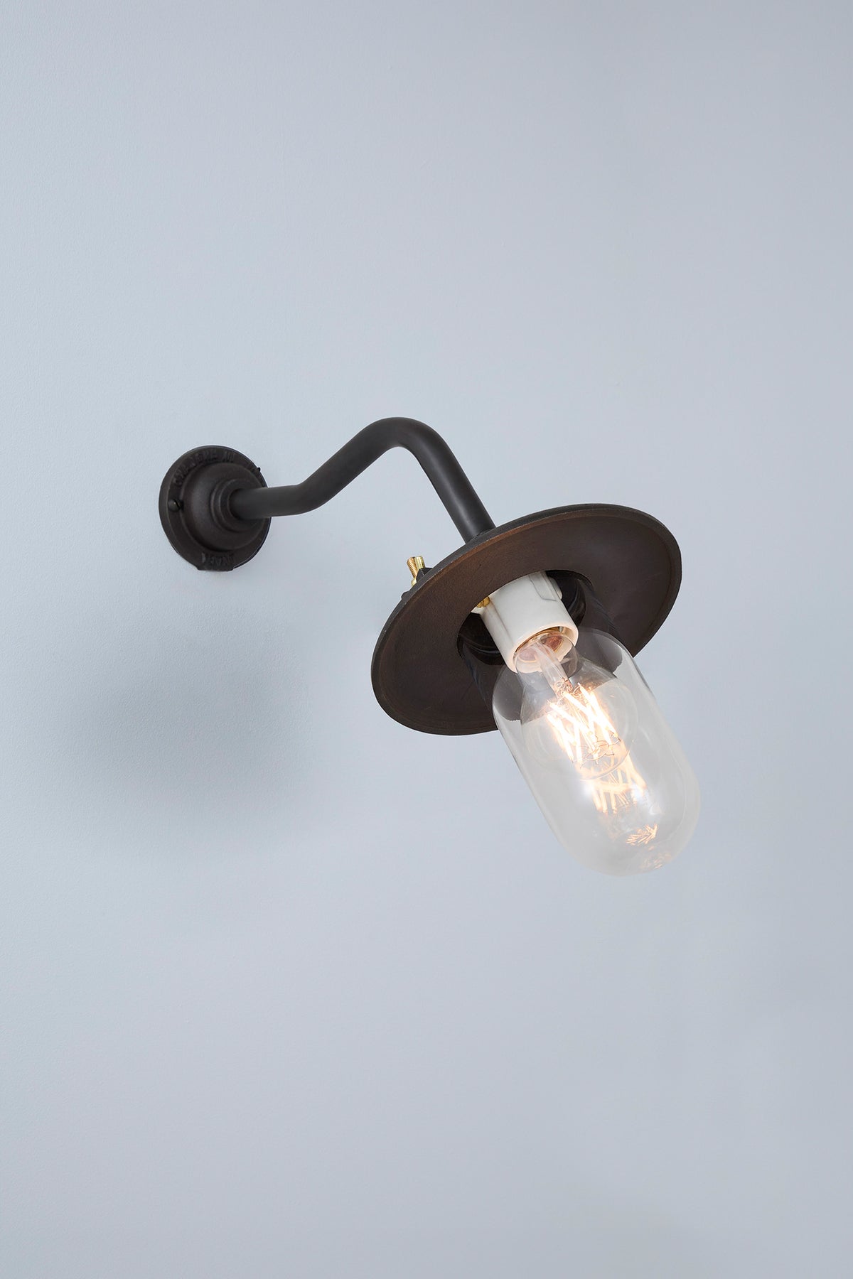 Exterior Bracket Light, Canted, 7685