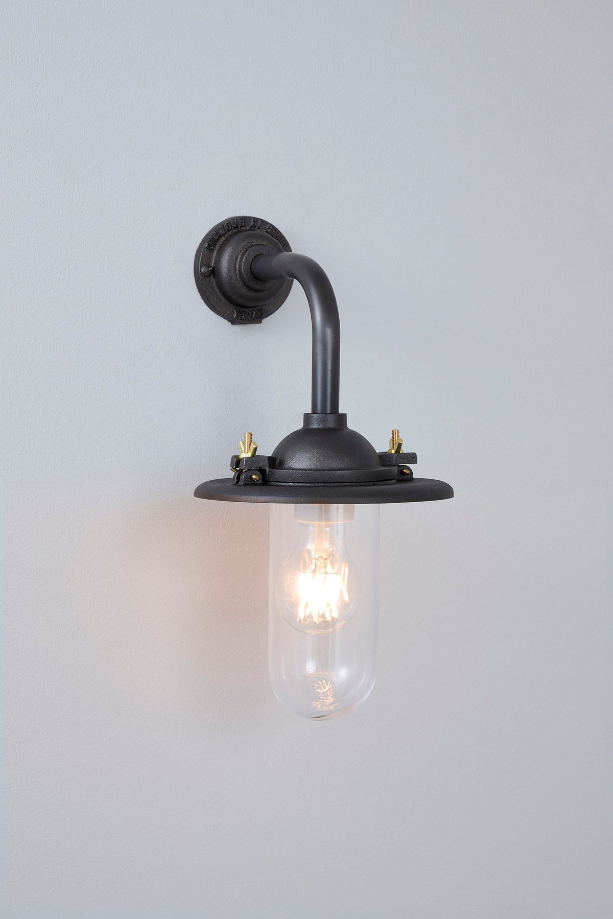 Exterior Bracket Light, 7685
