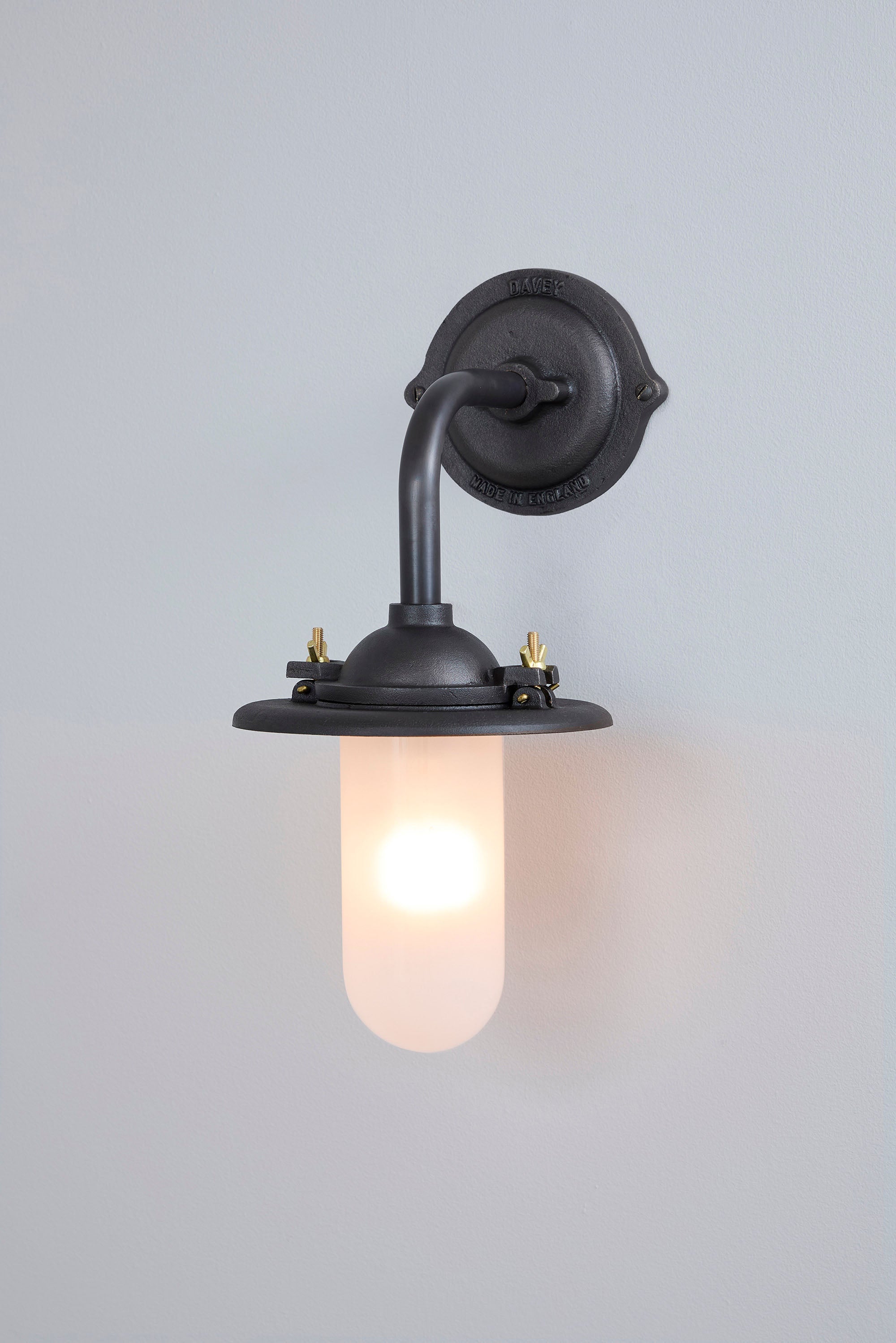 Exterior Bracket Light, 7685