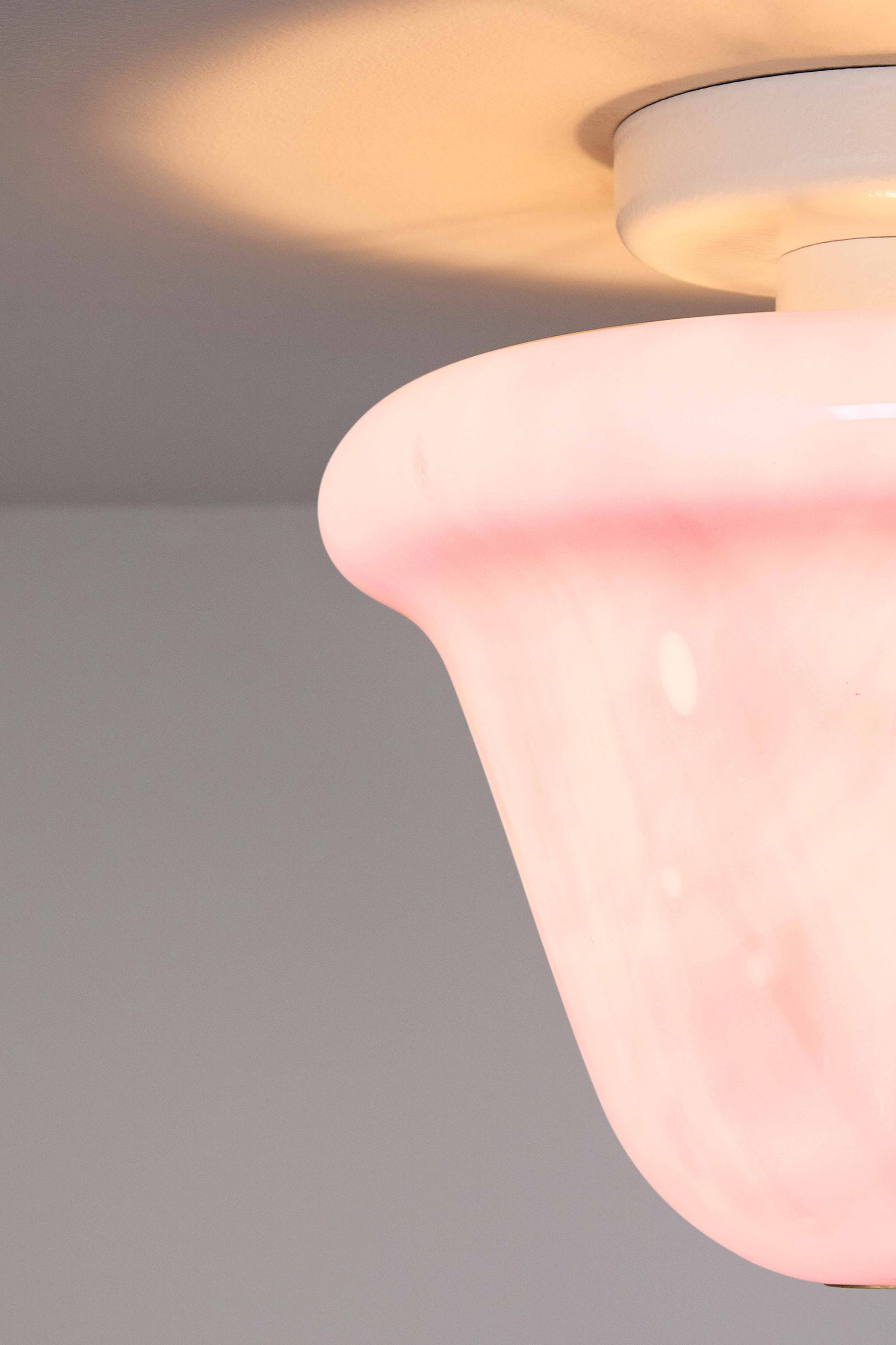 Variant Image for Textured White / Strawberry