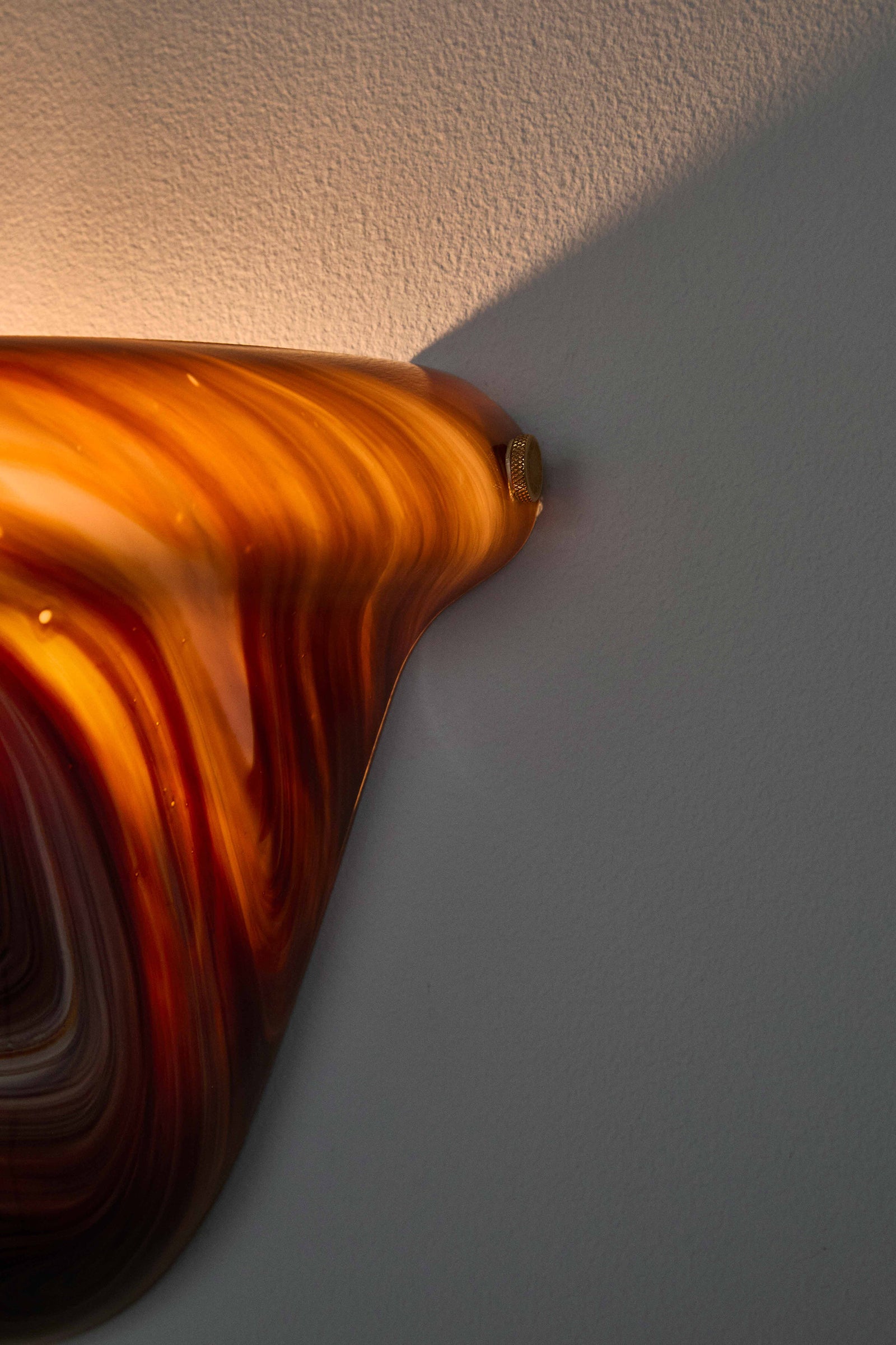 Variant Image for Textured White / Chocolate