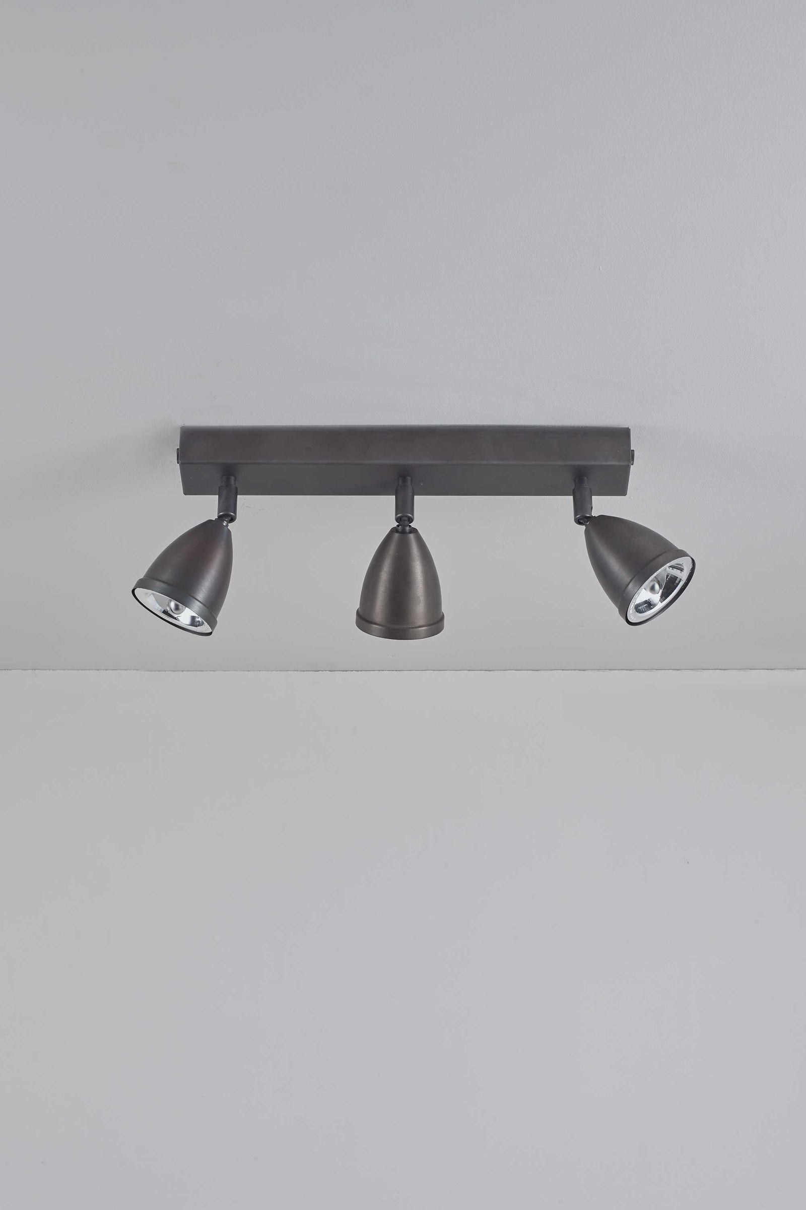 Variant Image for Laiton Vieilli / BA15D (LED)