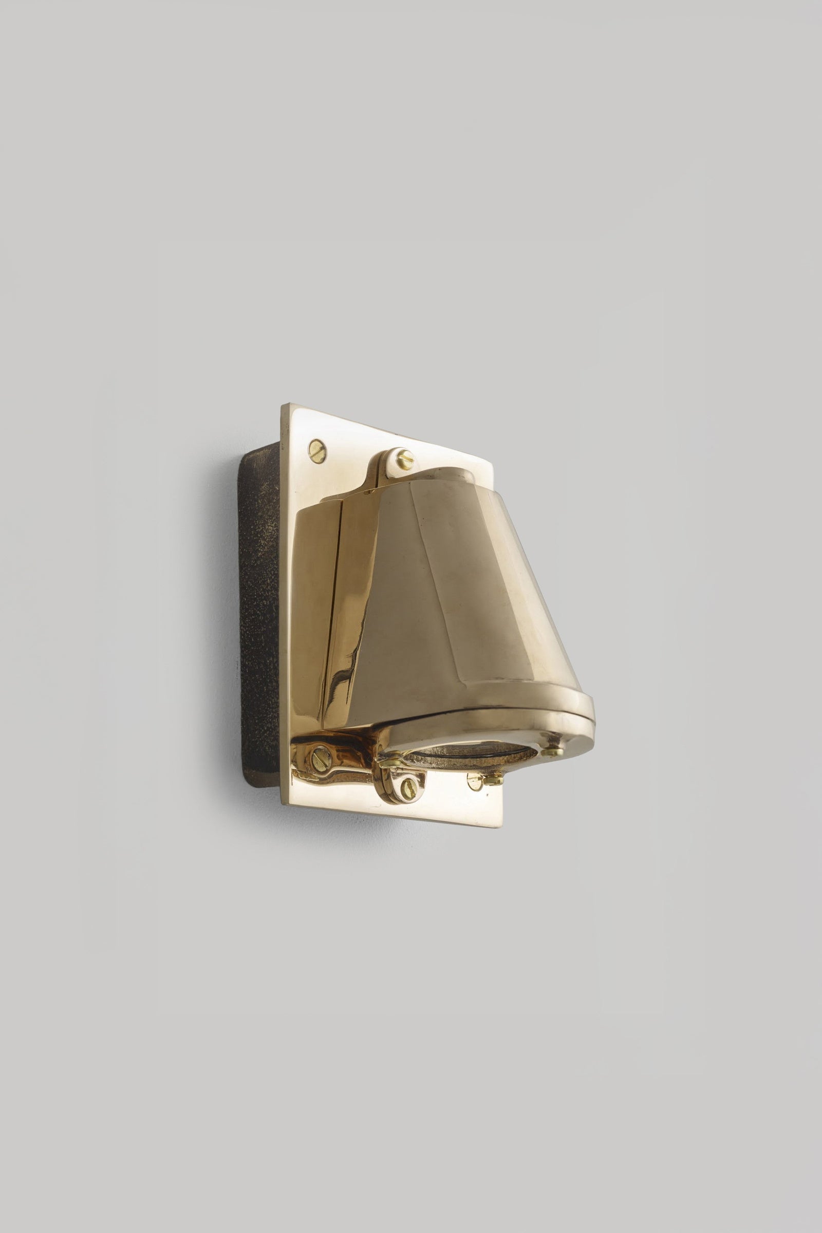 Variant Image for Polierte Bronze
