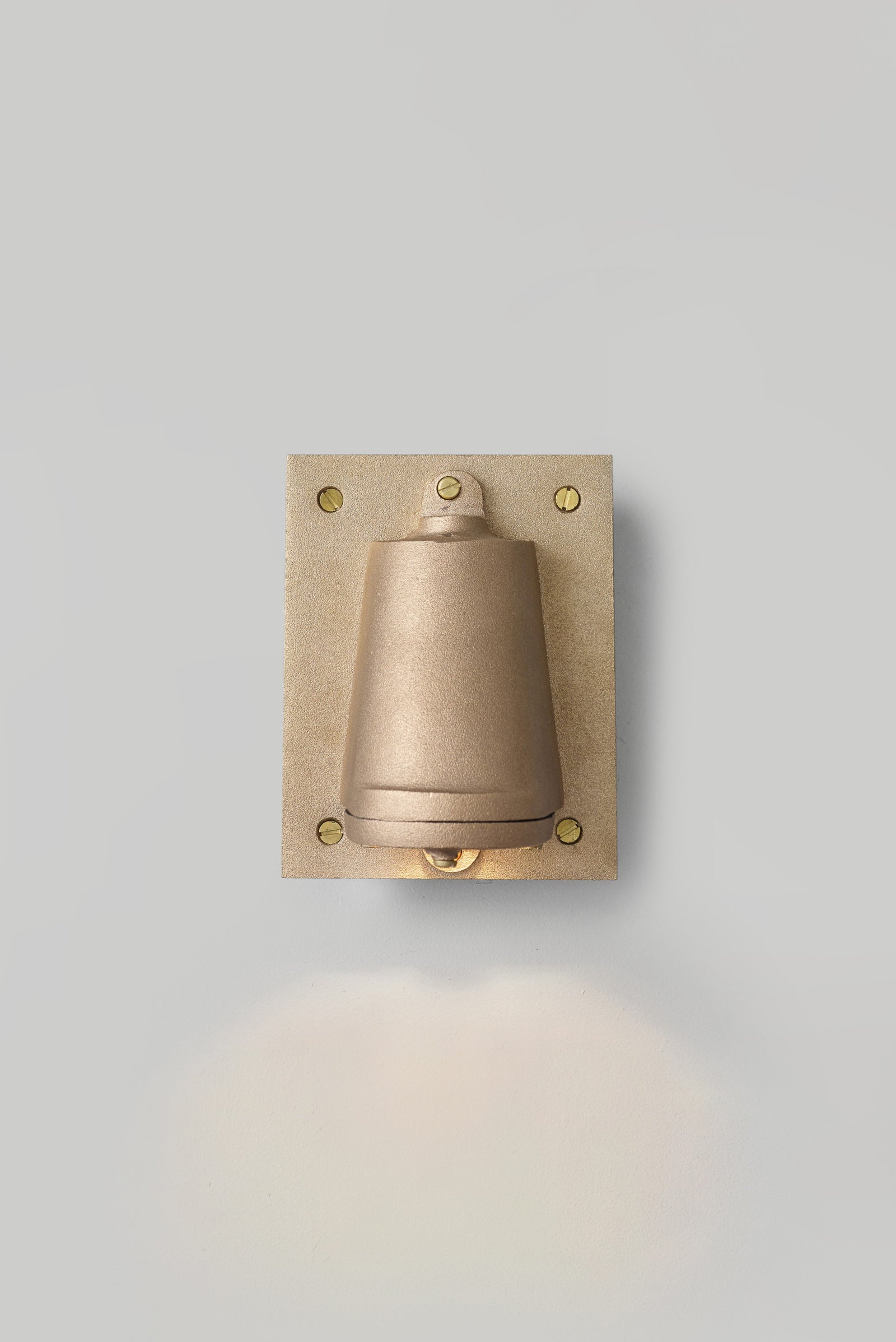 Variant Image for Sandgestrahlte Bronze