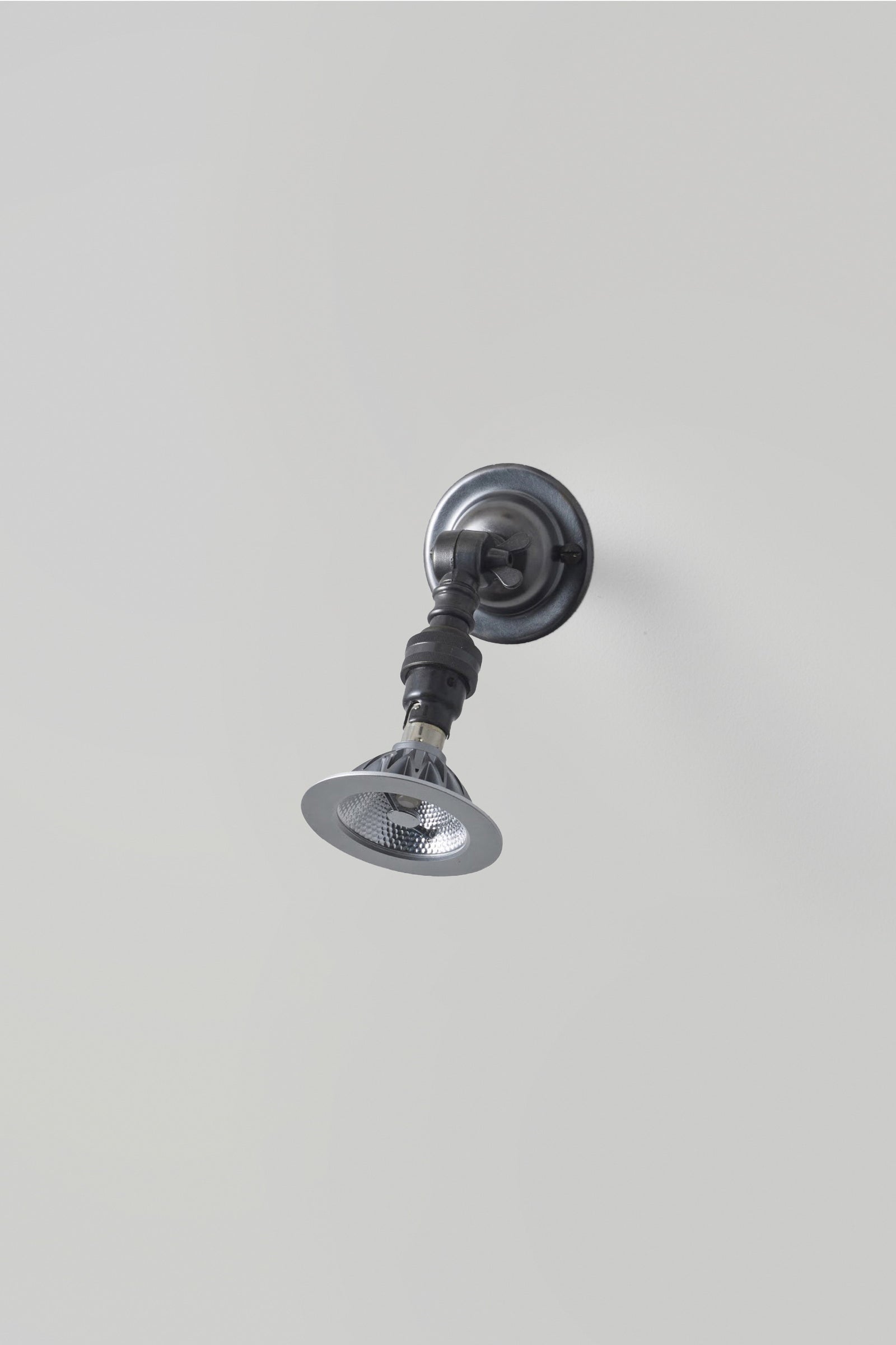 Variant Image for Weathered Bronze / BA15D (Halogen)