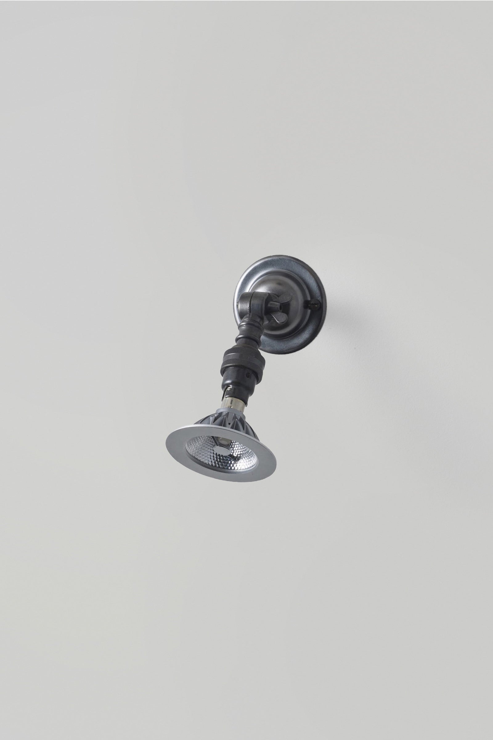 Variant Image for Weathered Bronze / BA15D (LED)