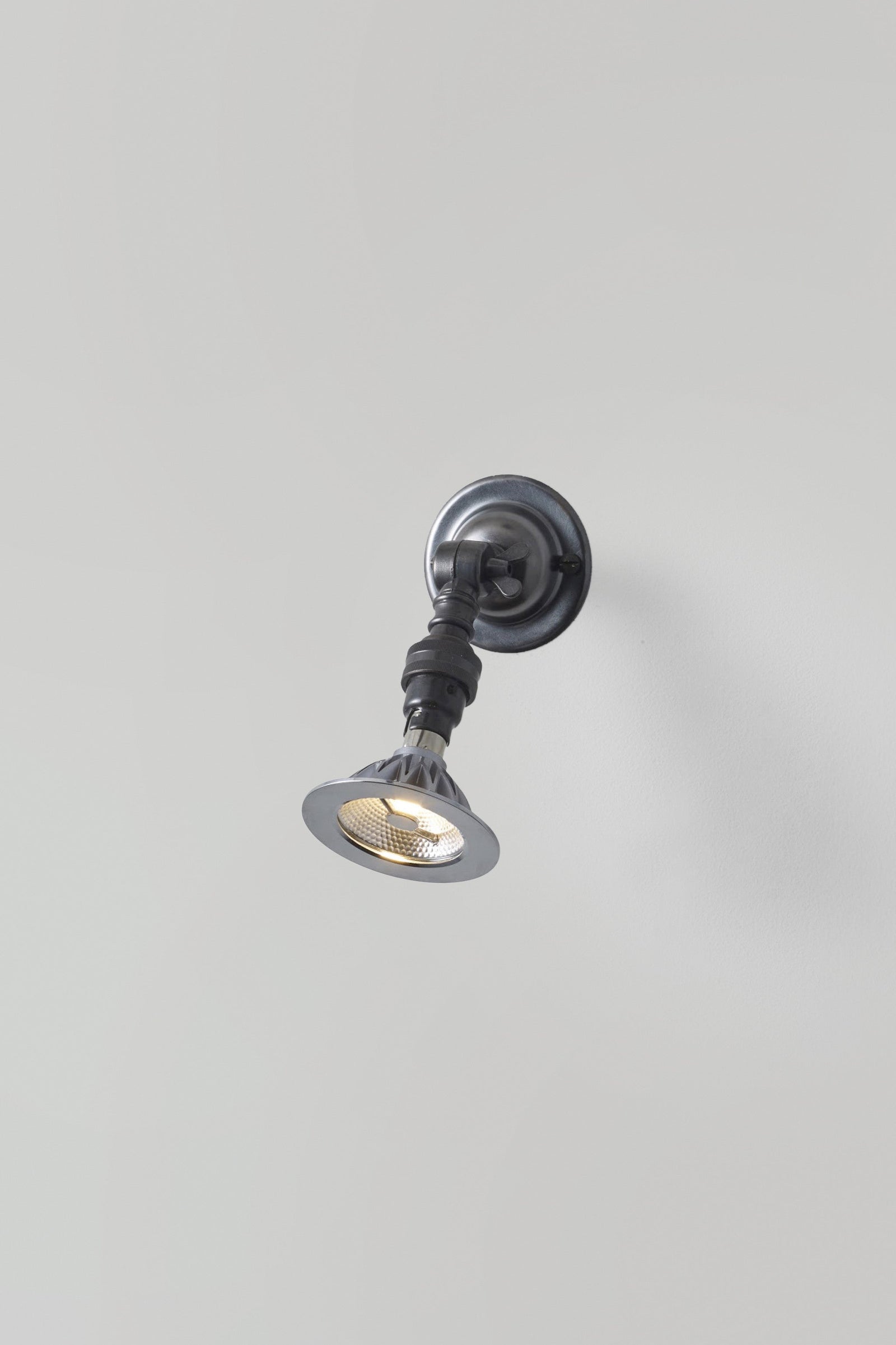 Variant Image for Weathered Bronze / BA15D (LED)