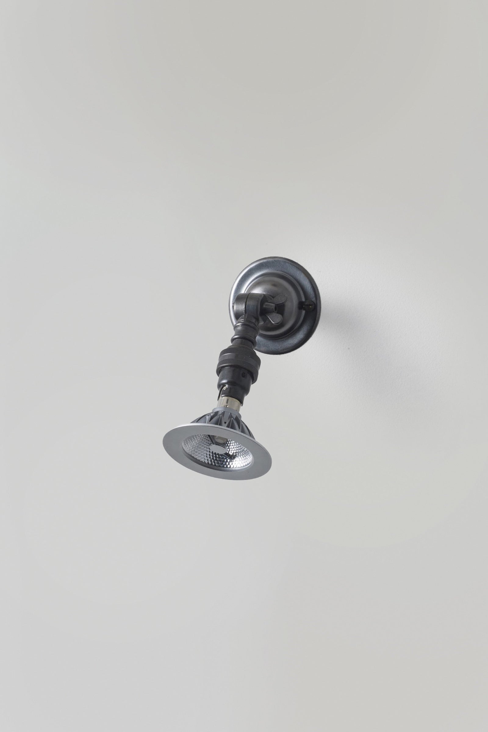 Variant Image for Weathered Bronze / BA15D (LED)